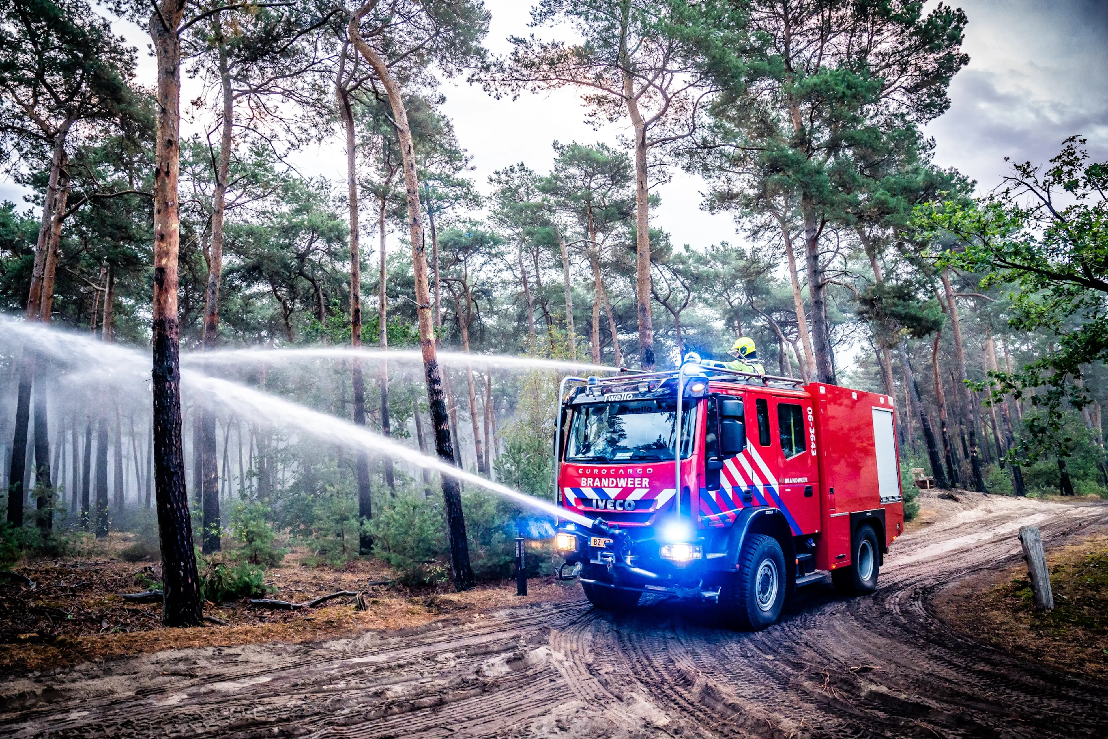 Brandweer nog hele week bezig met nablussen na natuurbrand bij Venray