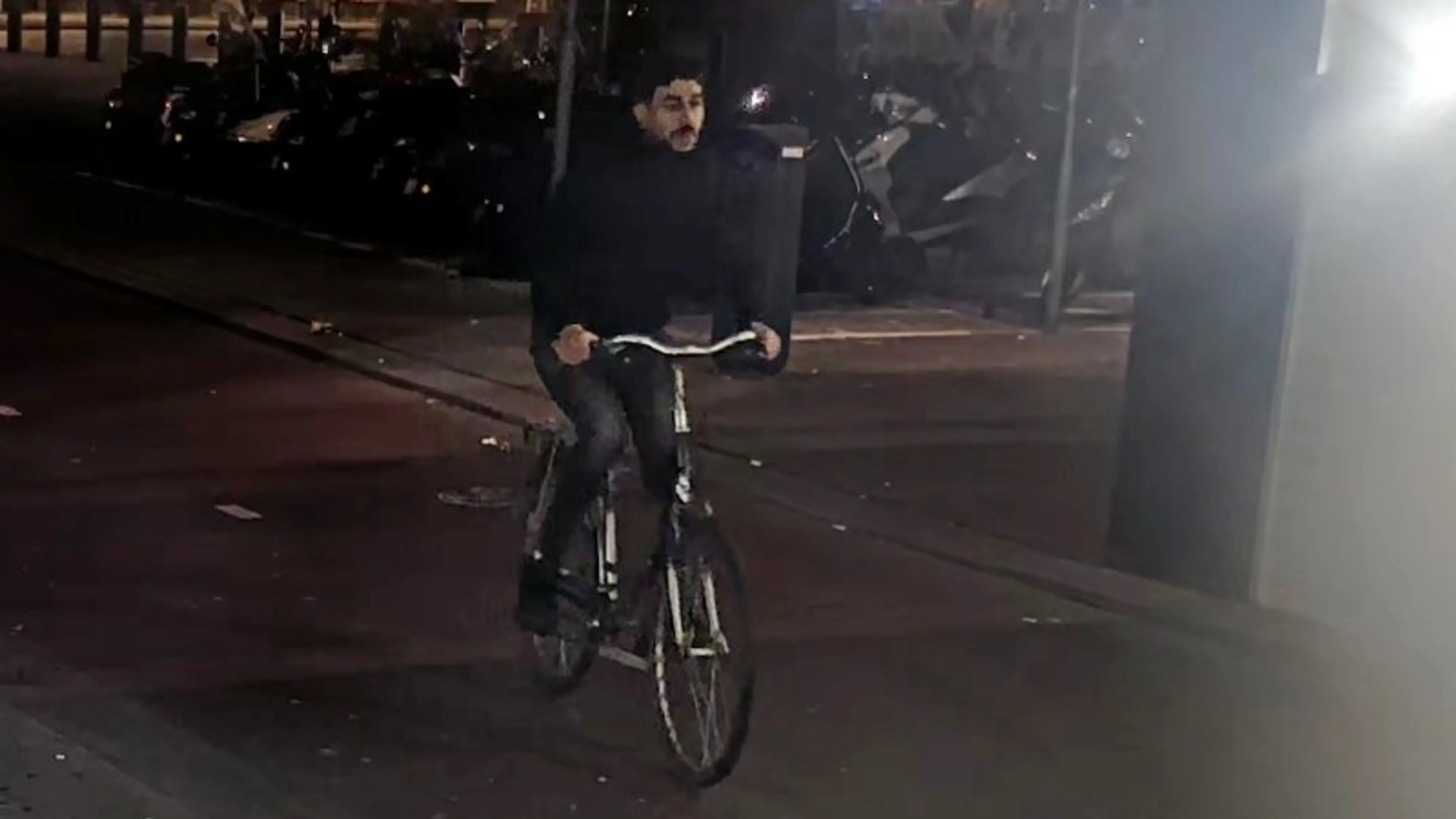 Serie-aanrander actief in Rotterdam: politie deelt foto van verdachte