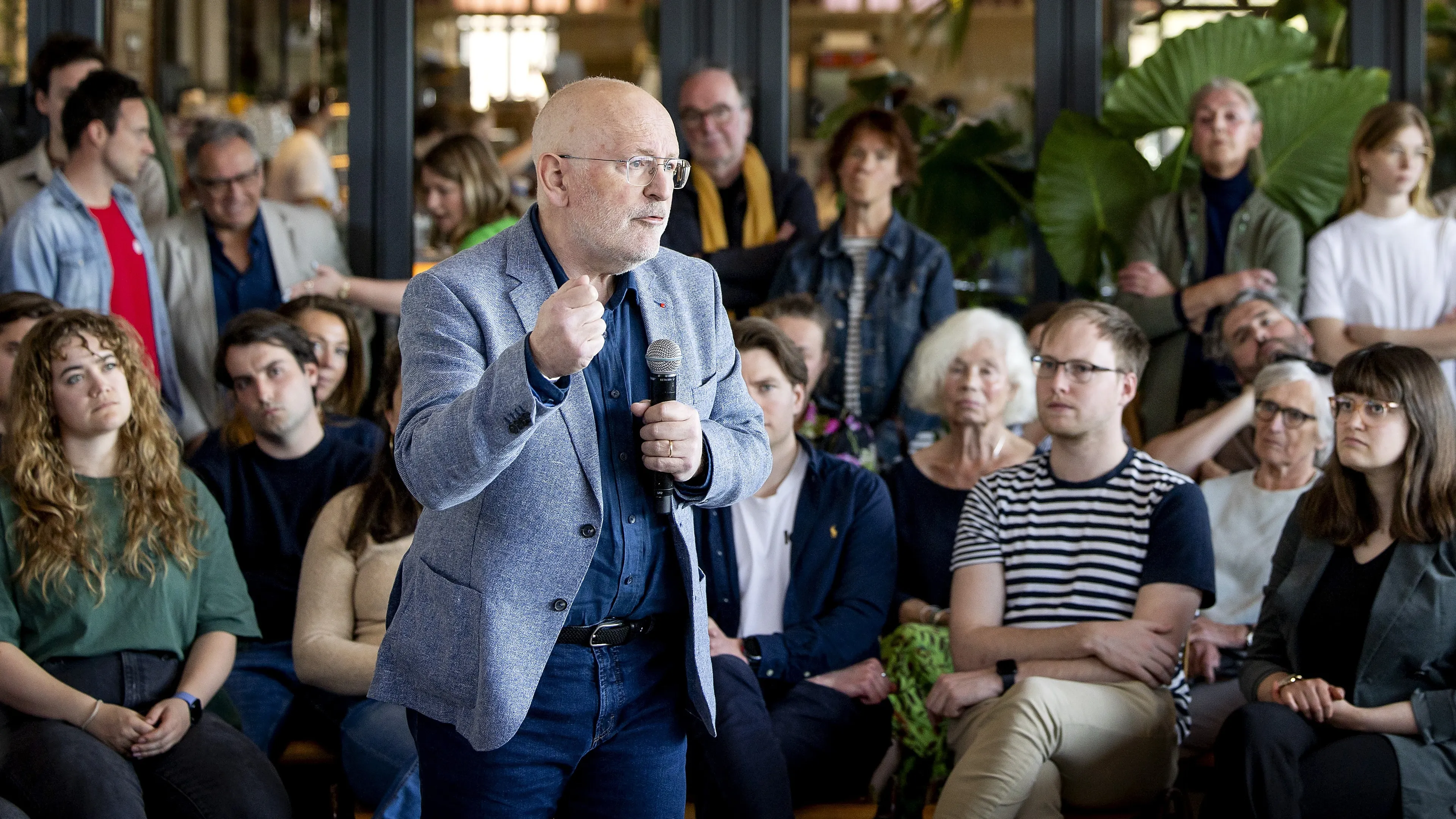 Timmermans wil met nieuwe 'brede volkspartij' inzetten op zorg en infrastructuur