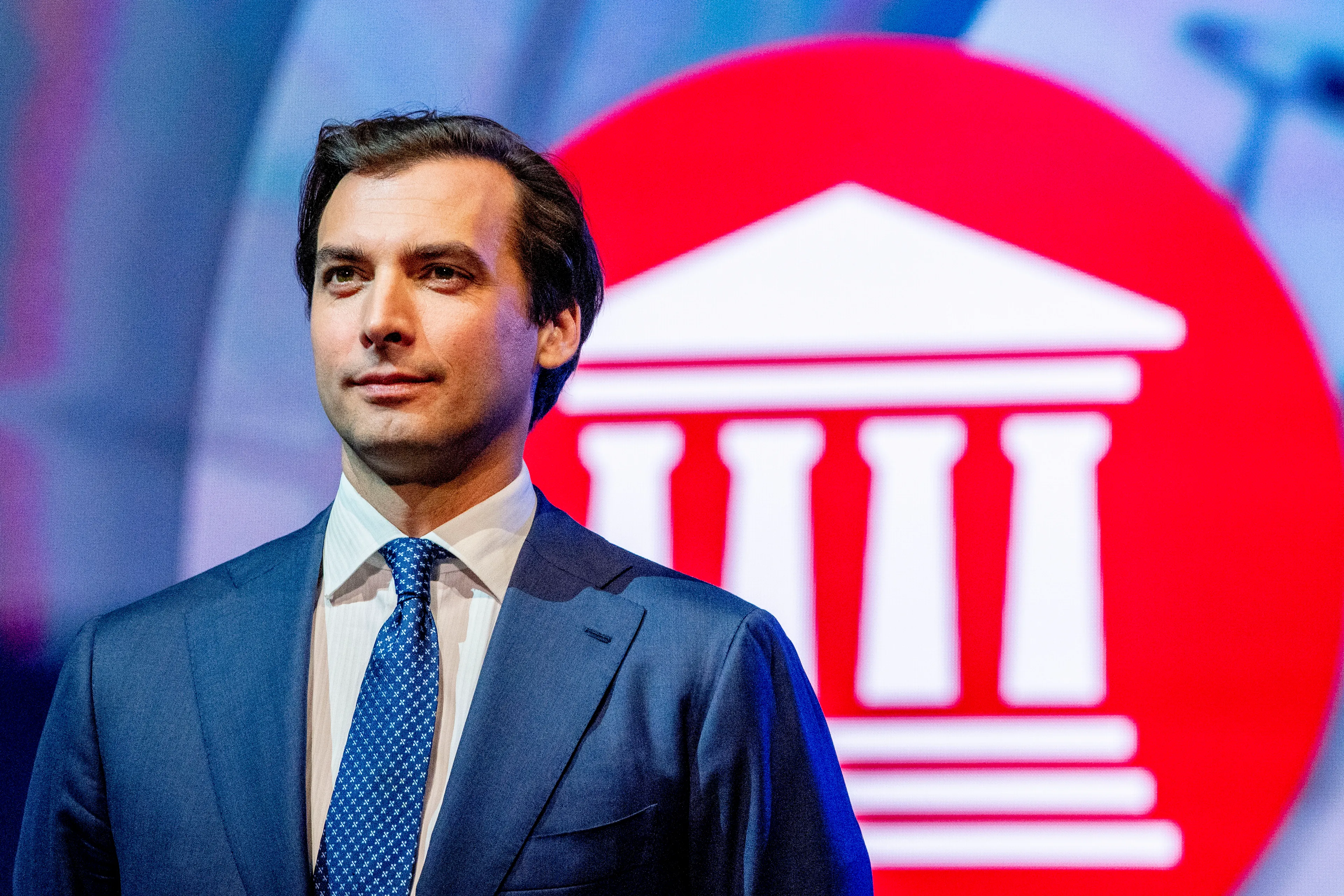 Nog meer chaos bij FvD: is Thierry Baudet uit het partijbestuur gestapt of gezet?
