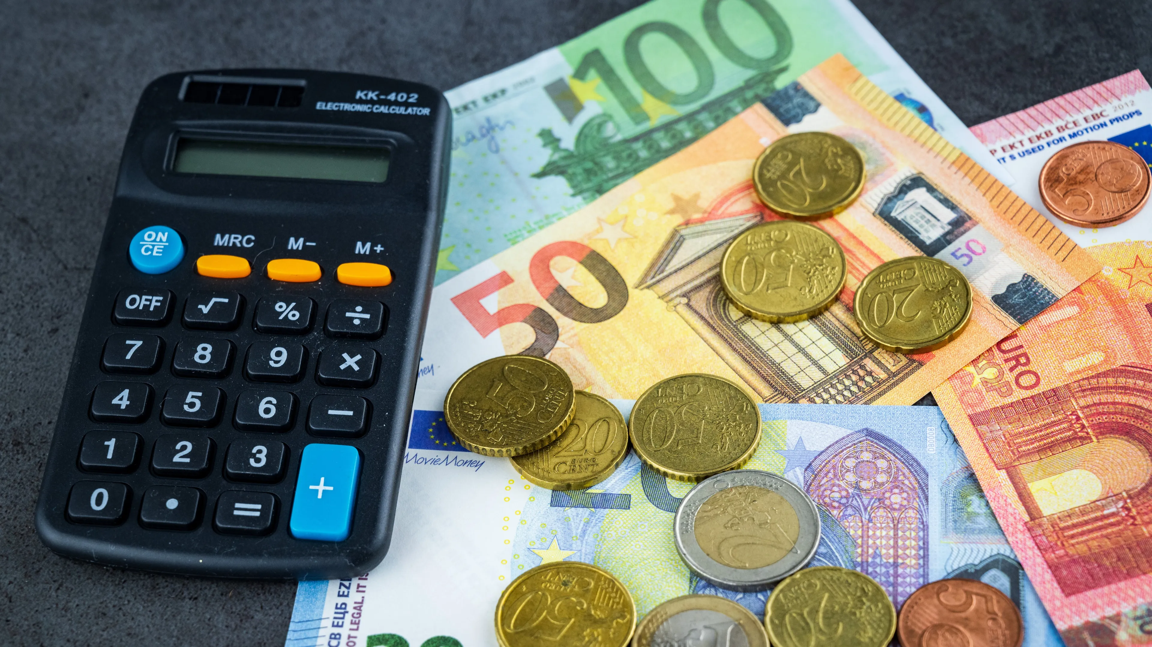 Hand op de knip of smijten met geld? Dit kosten de ideeën van alle partijen