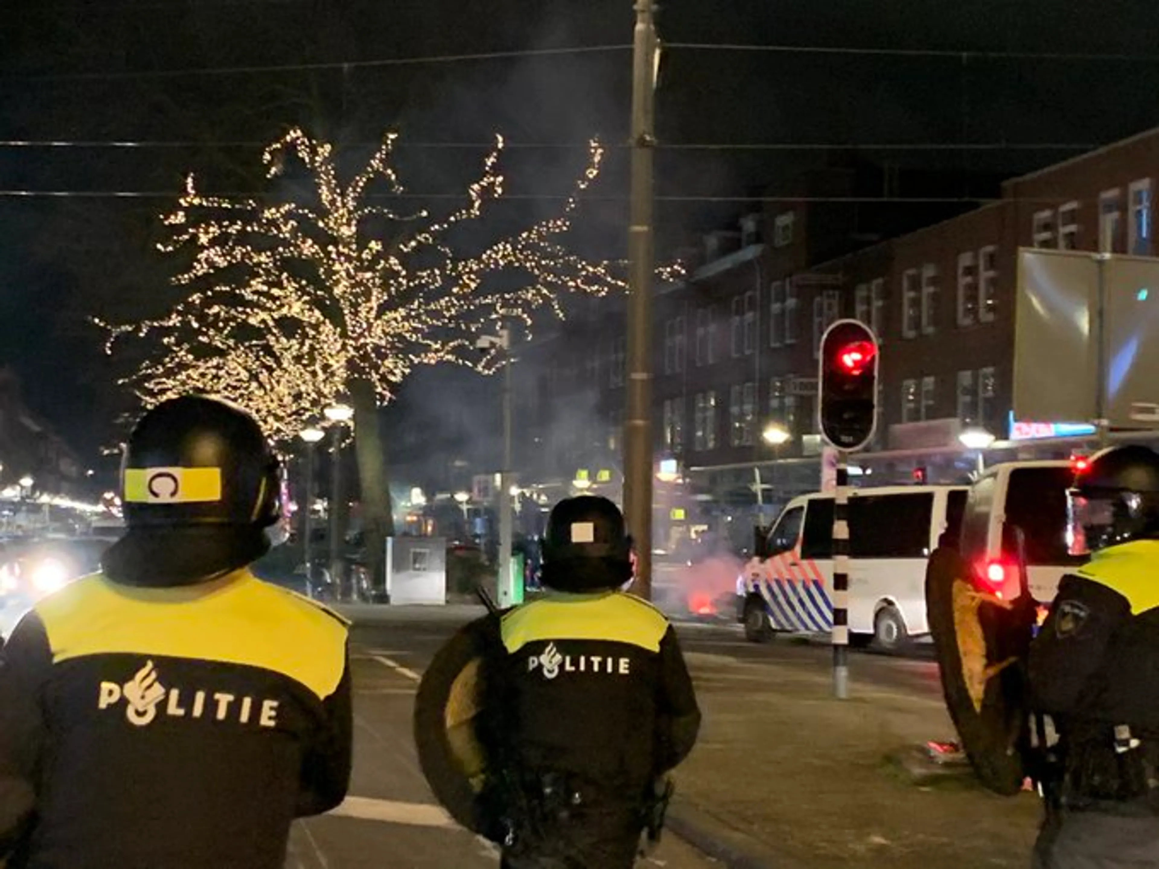 14-jarige aangehouden om avondklokrellen Rotterdam