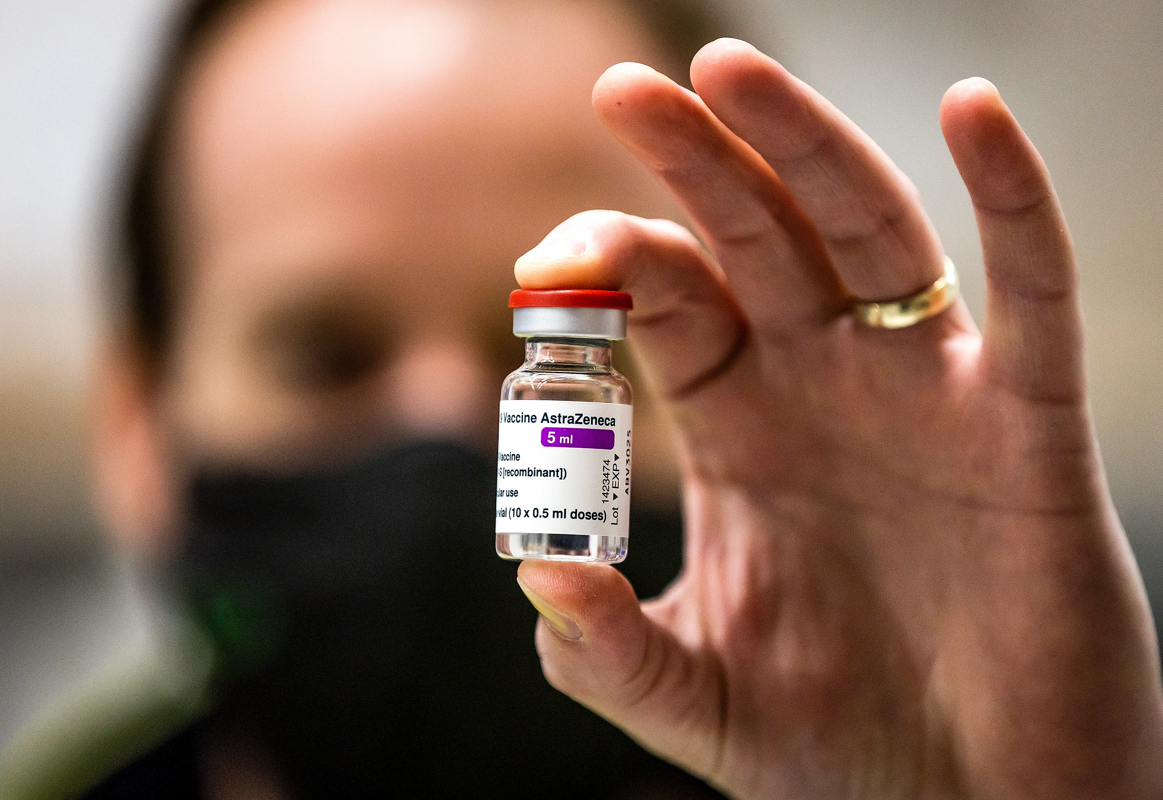 LIVEBLOG | Kabinet 'zet extra in' op voorlichting over AstraZeneca