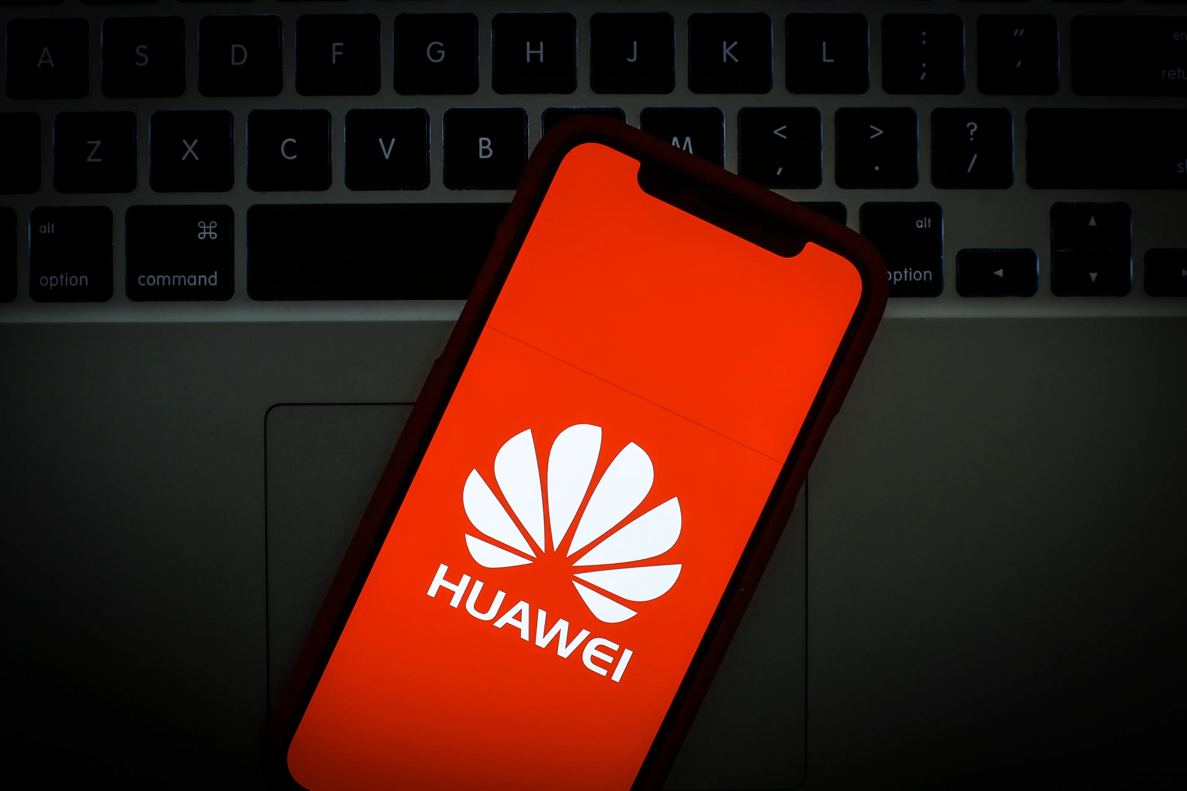 KPN: geen enkele indicatie dat klanten zijn afgeluisterd door Chinees bedrijf
