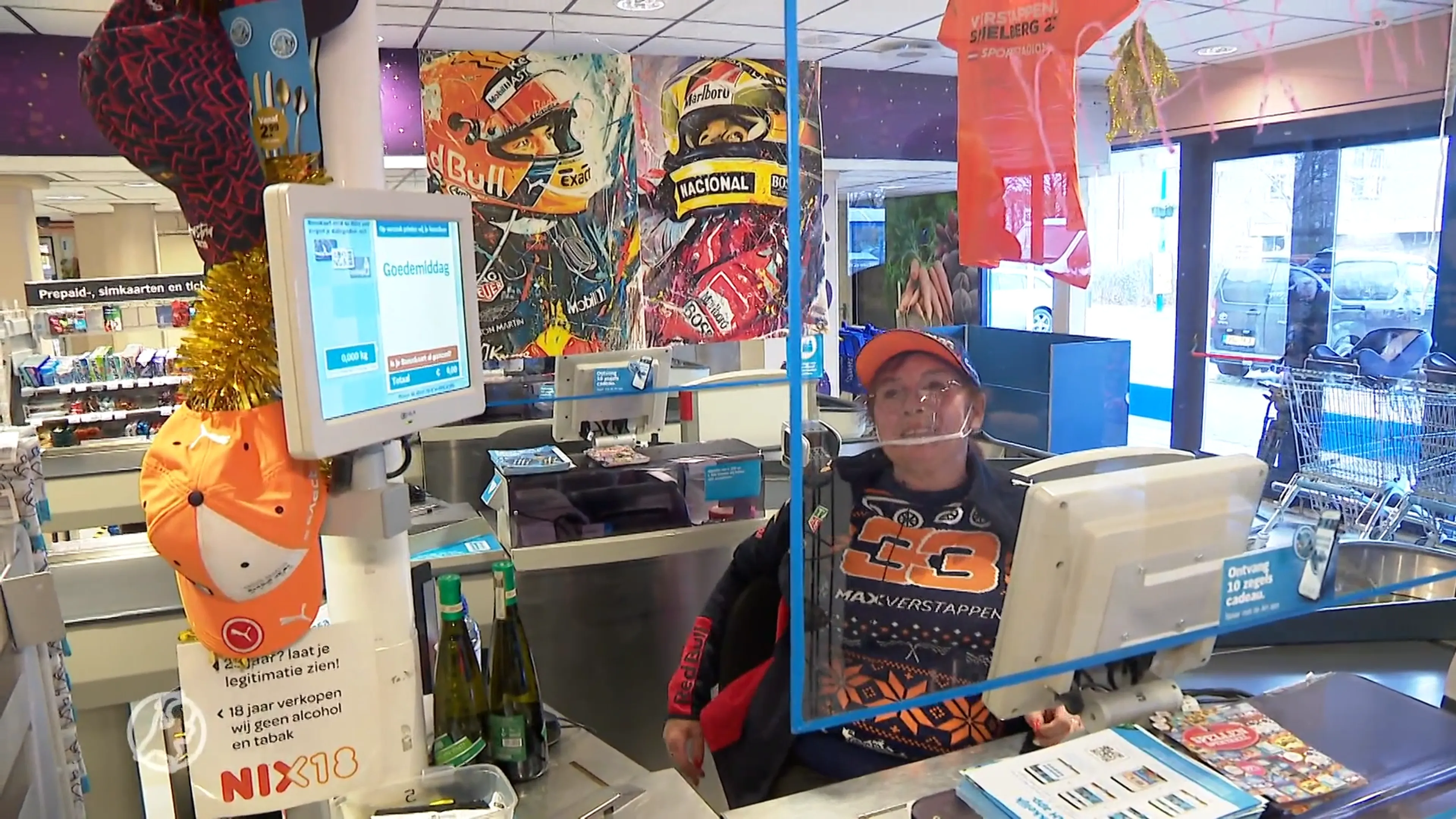 De kassa van caissière Netty ademt in alles Max Verstappen
