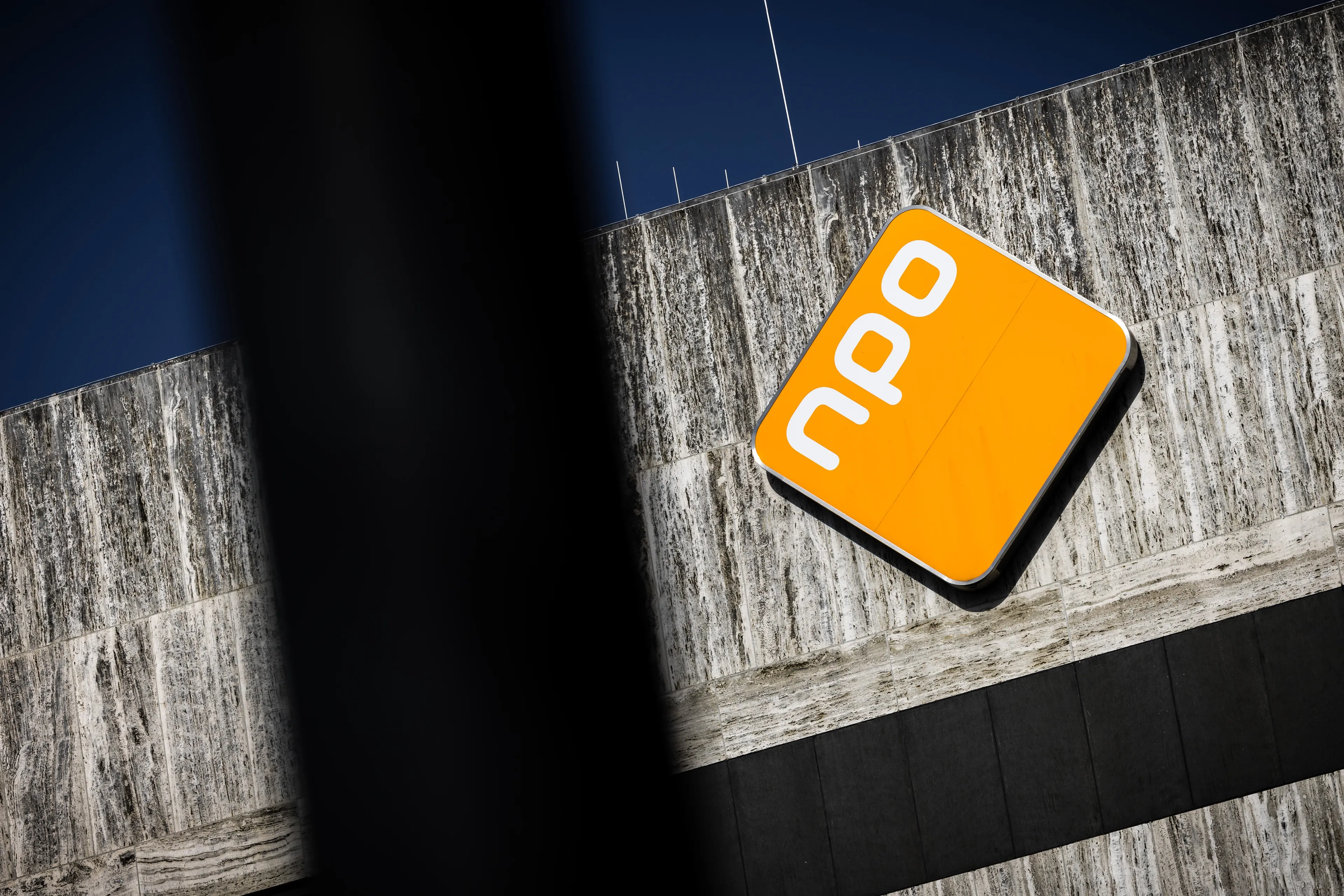 Bezuinigingen bij programma's NPO, maar niet op salarissen topbestuurders