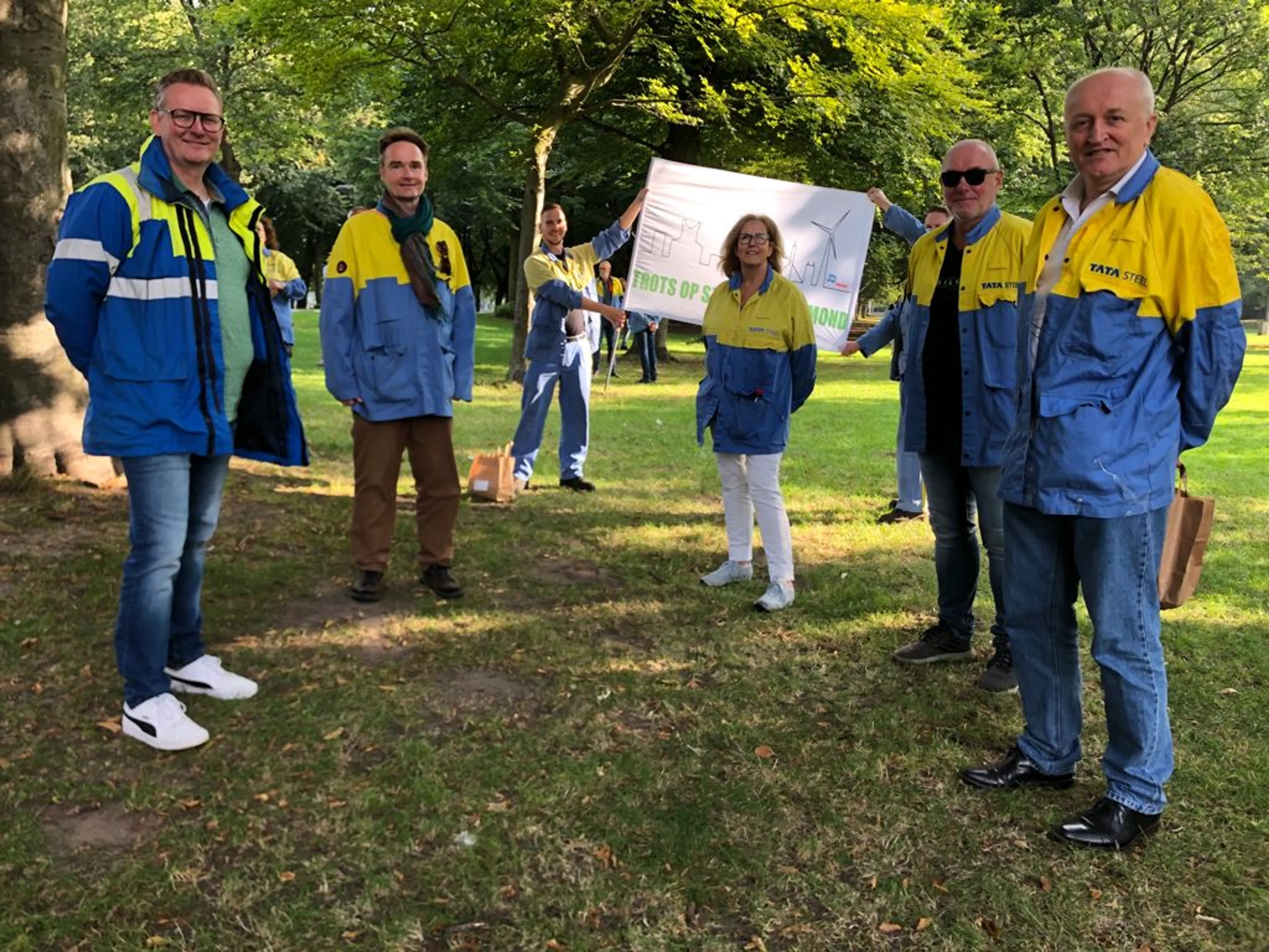 GroenLinks wil deel Tata-fabrieken sluiten om gezondheidsrisico's, medewerkers demonsteren