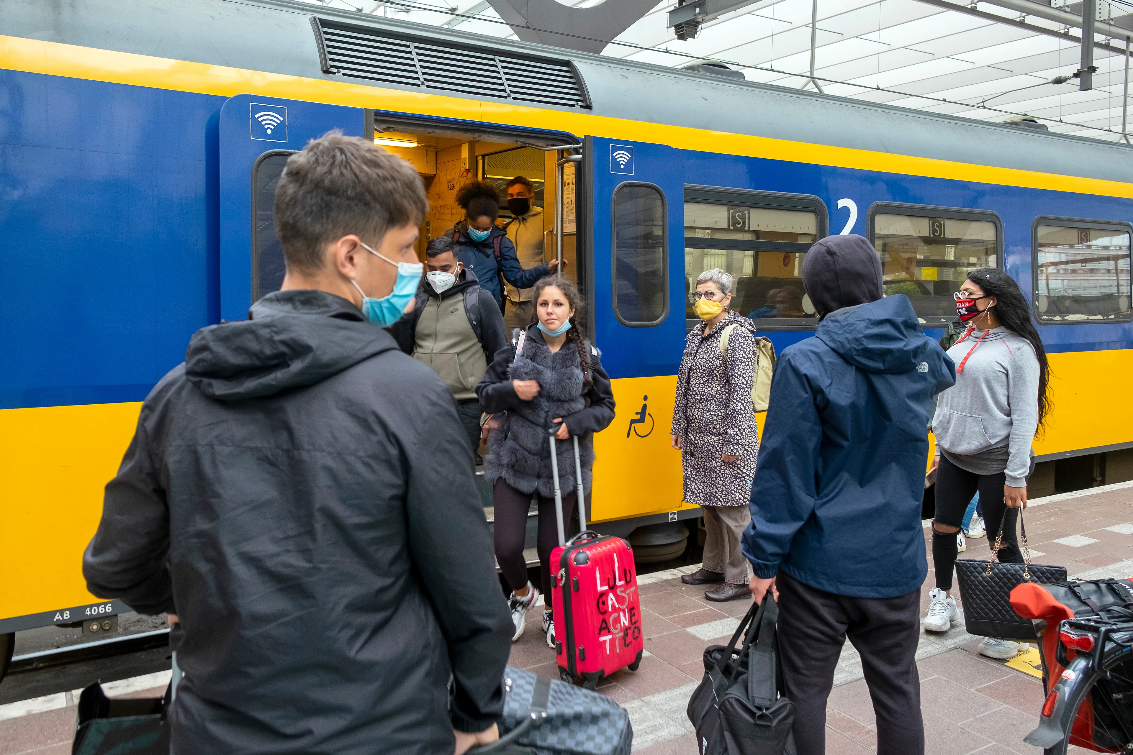 Boa's gaan strenger controleren op naleving coronaregels in het ov