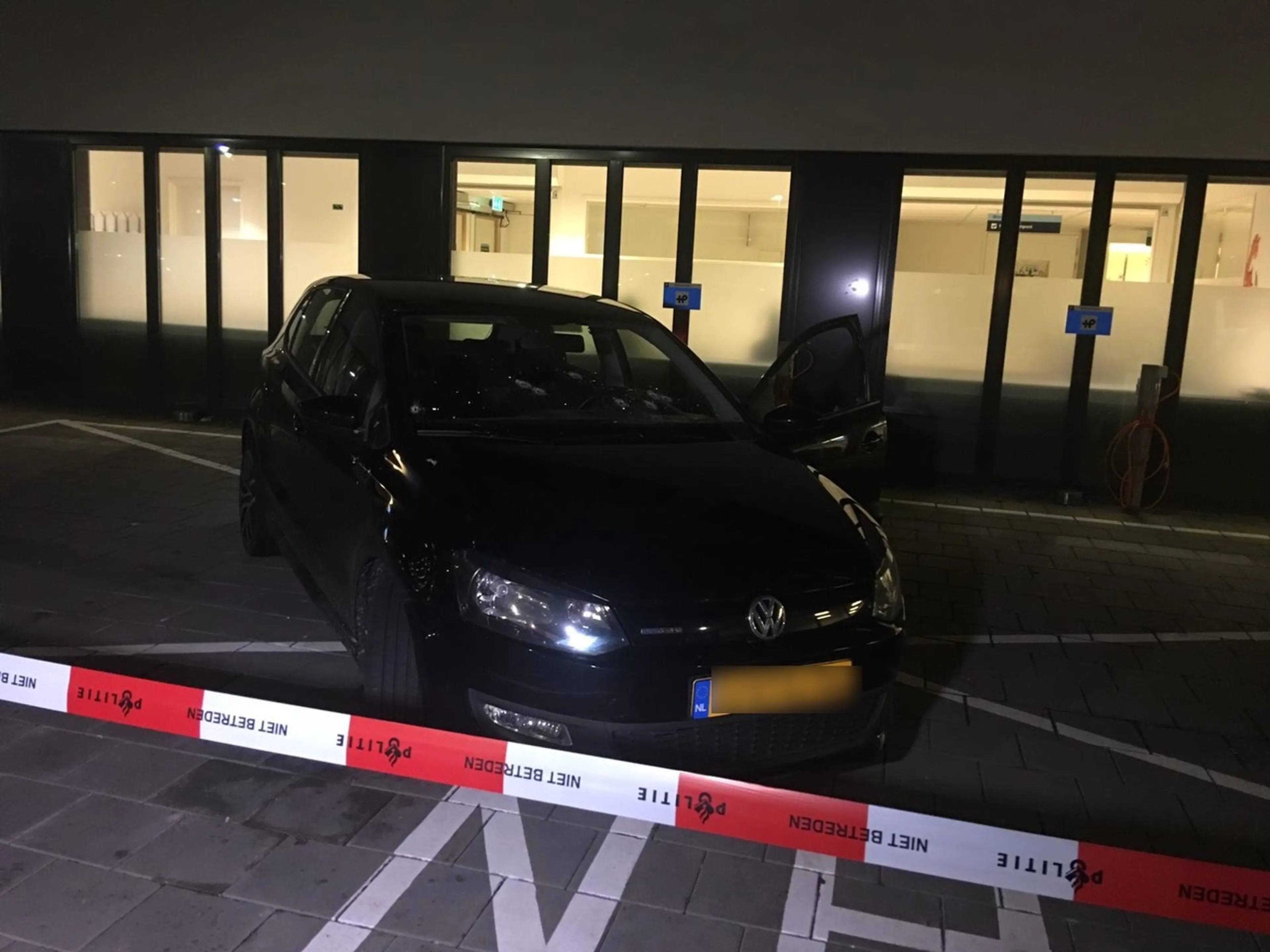 Meerdere gewonden bij schietpartij in Heerlen, auto doorzeefd met kogels