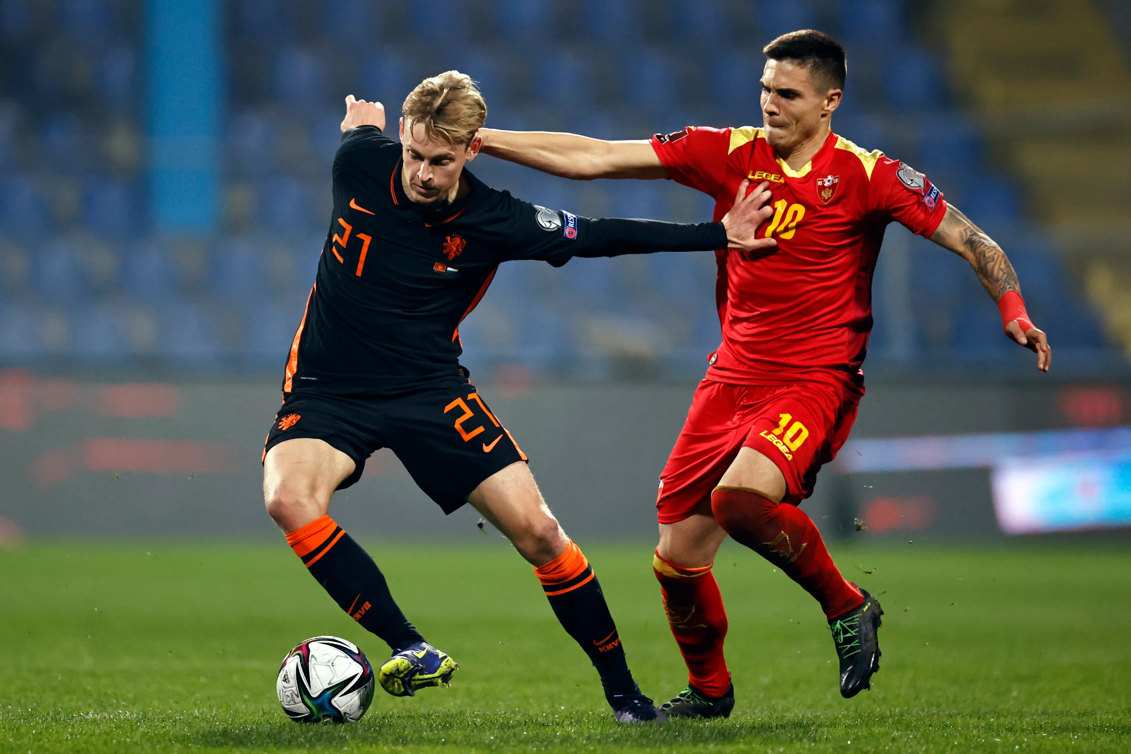 Nederlands elftal laat uitgelezen kans op WK-plek liggen door gelijkspel in Montenegro
