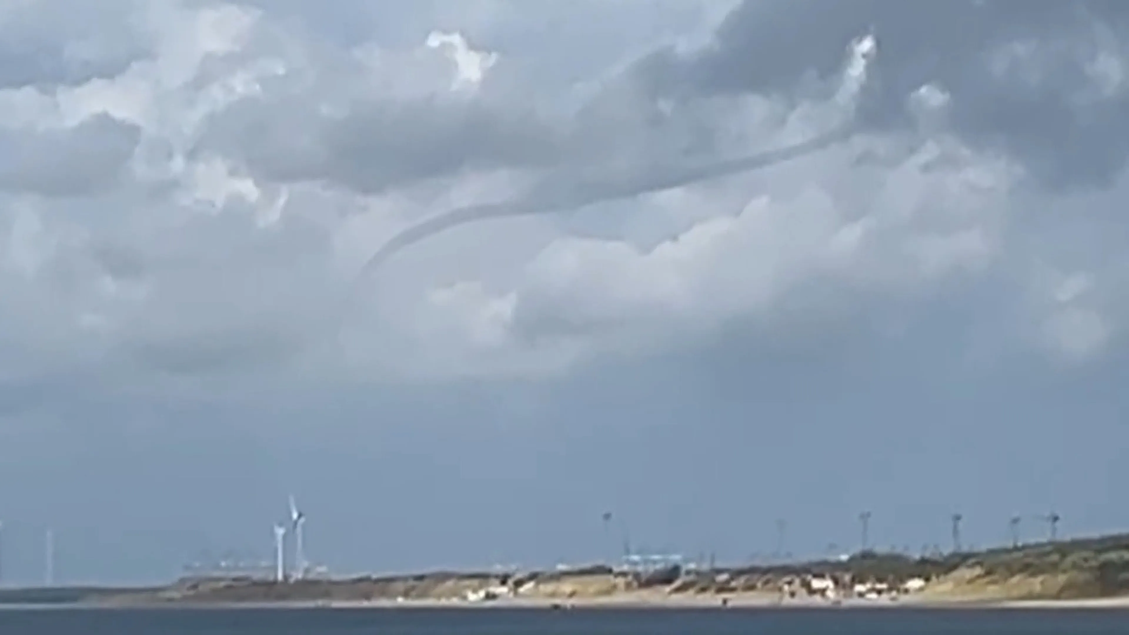 ZIEN: Waterhozen boven Nederland: mogelijk vaker door warme Noordzee