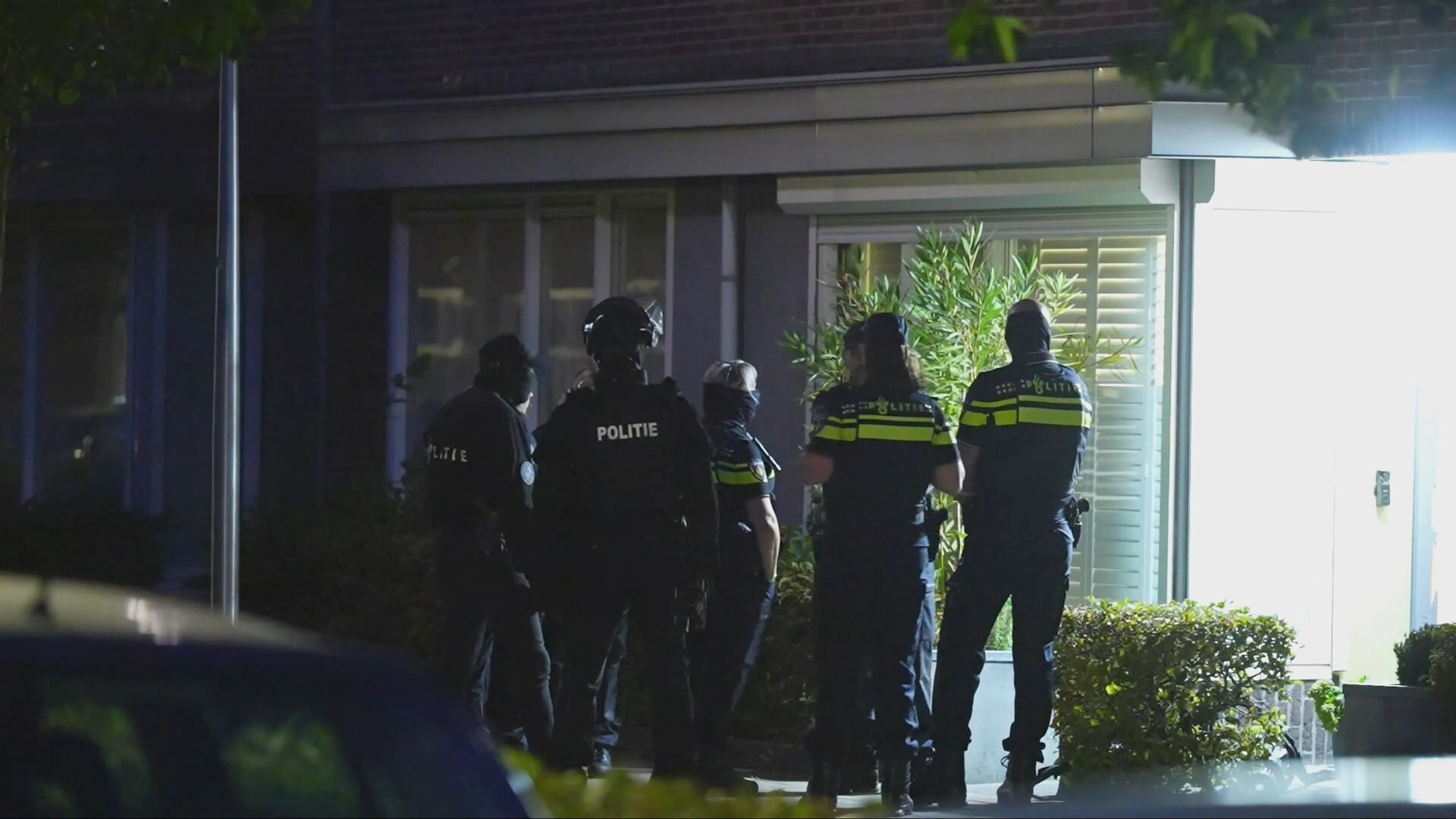 Vier aanhoudingen bij politie-invallen in Eindhoven