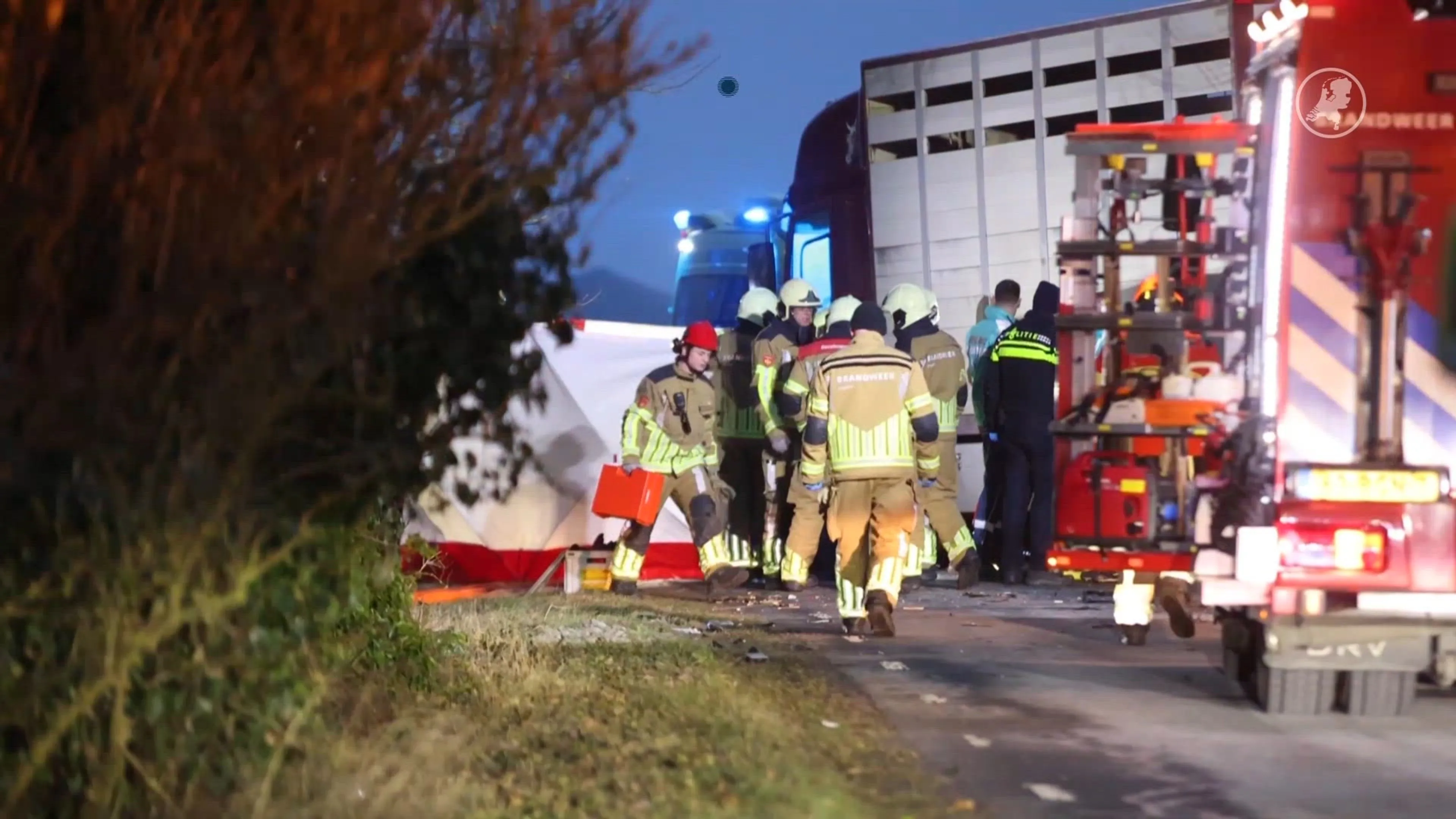 Dode (20) bij ernstig verkeersongeval Friese Tzum