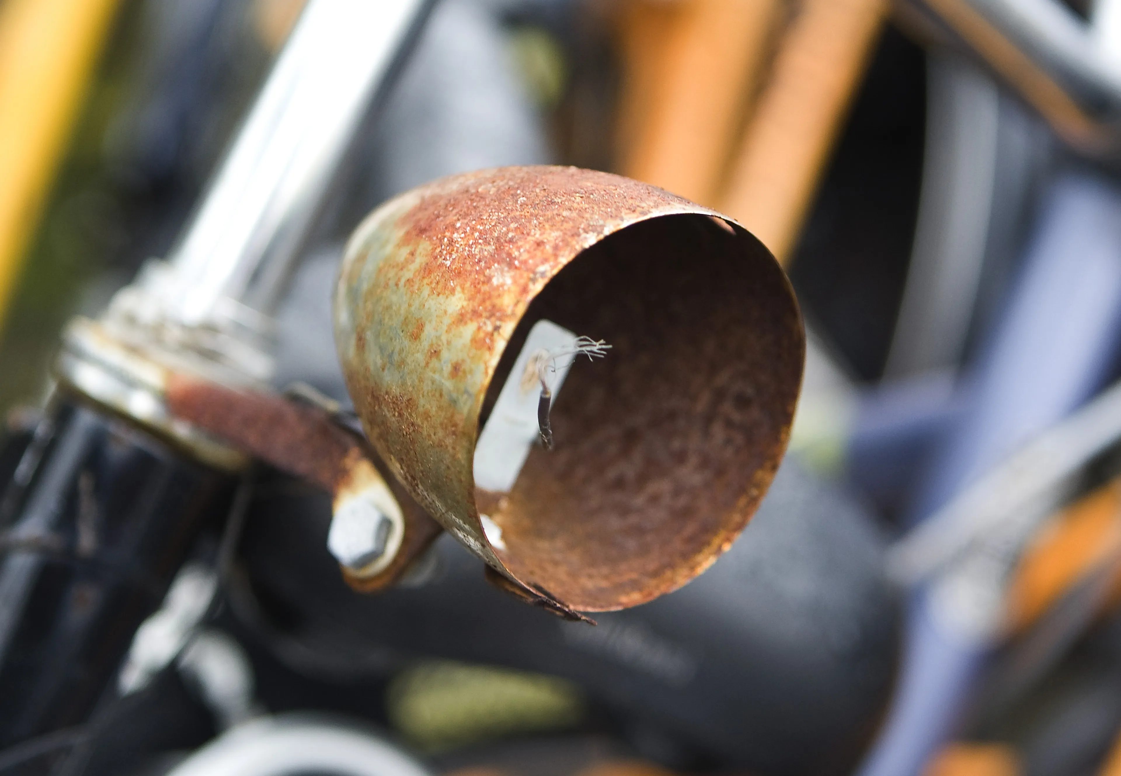 Man (68) mishandelt agent na controle op fietsverlichting in Medemblik