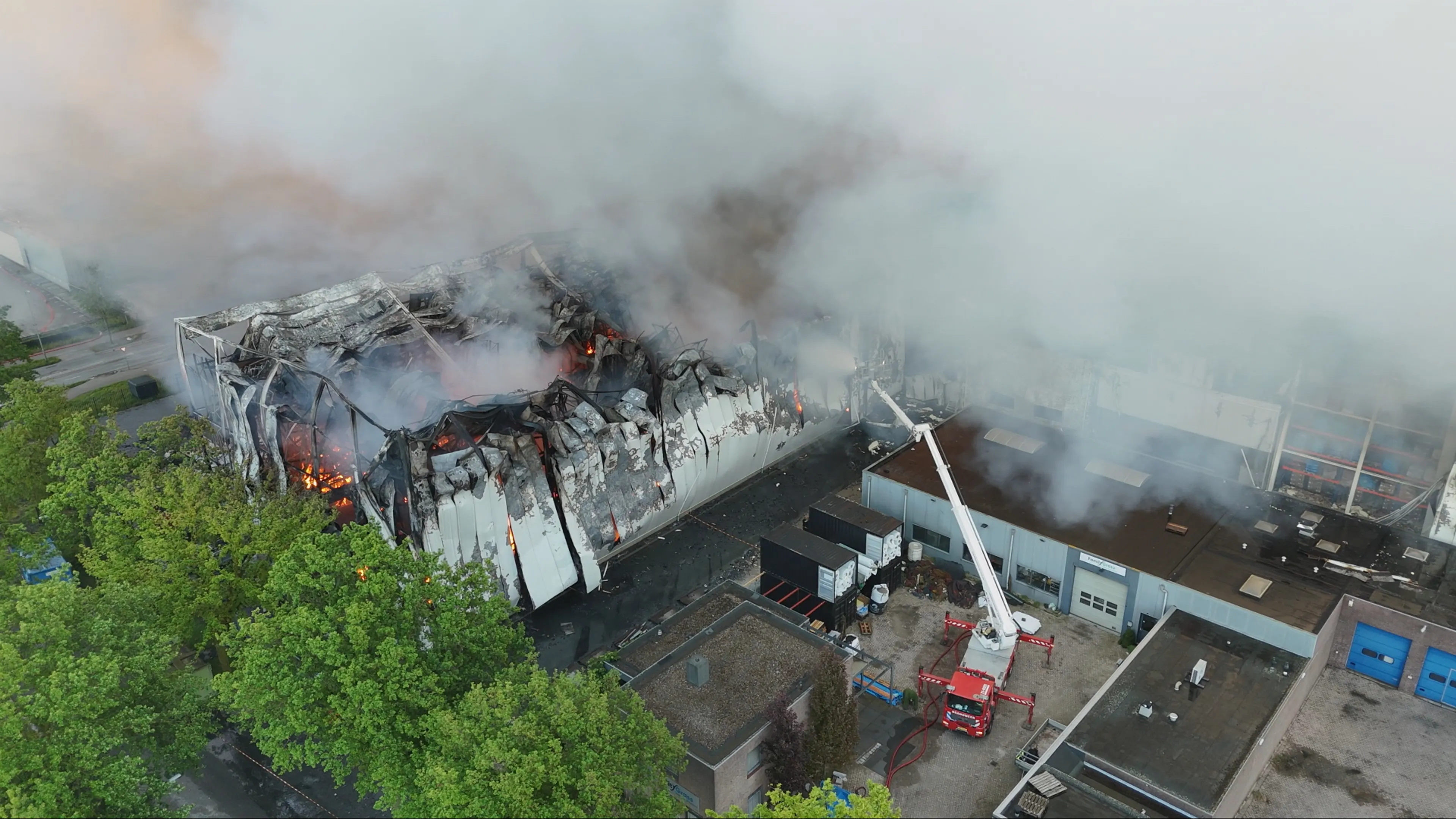 Omwonenden brand Oss mogen nog altijd niet terug naar huis