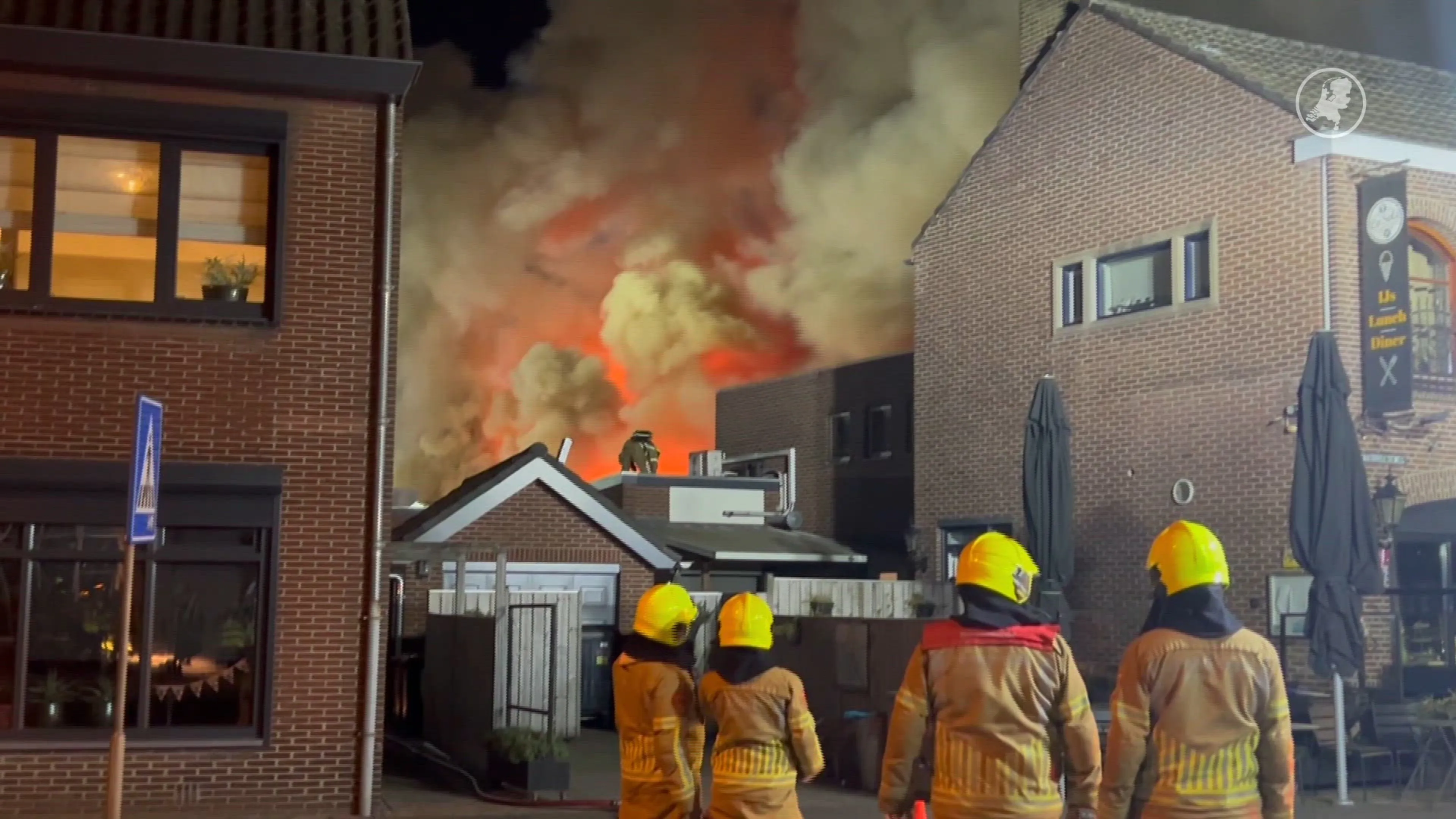 Brand in kringloopwinkel Sevenum na uren blussen onder controle