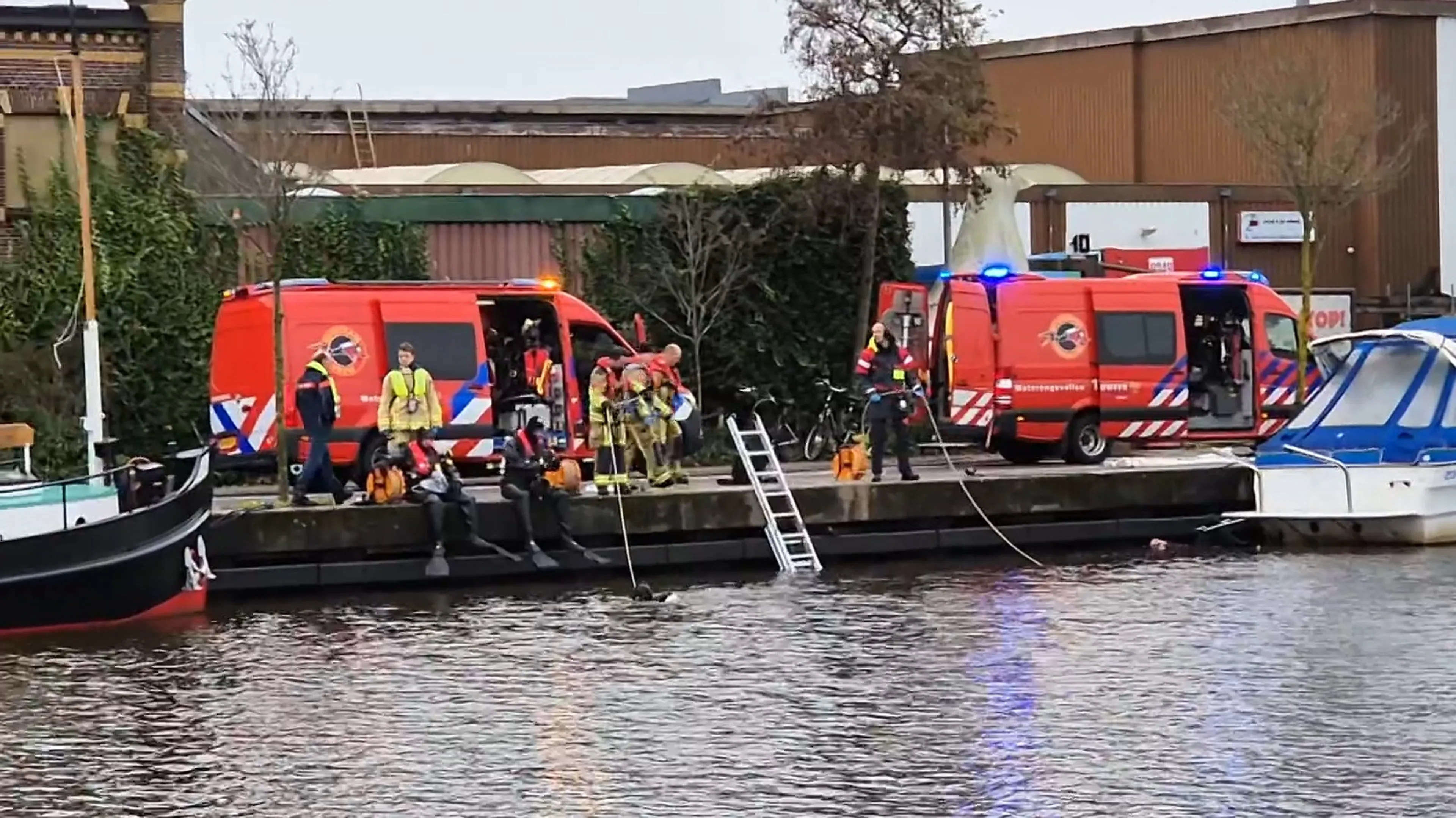 Dode mannen in water Krommenie zijn vijftigers, geen sprake van misdrijf