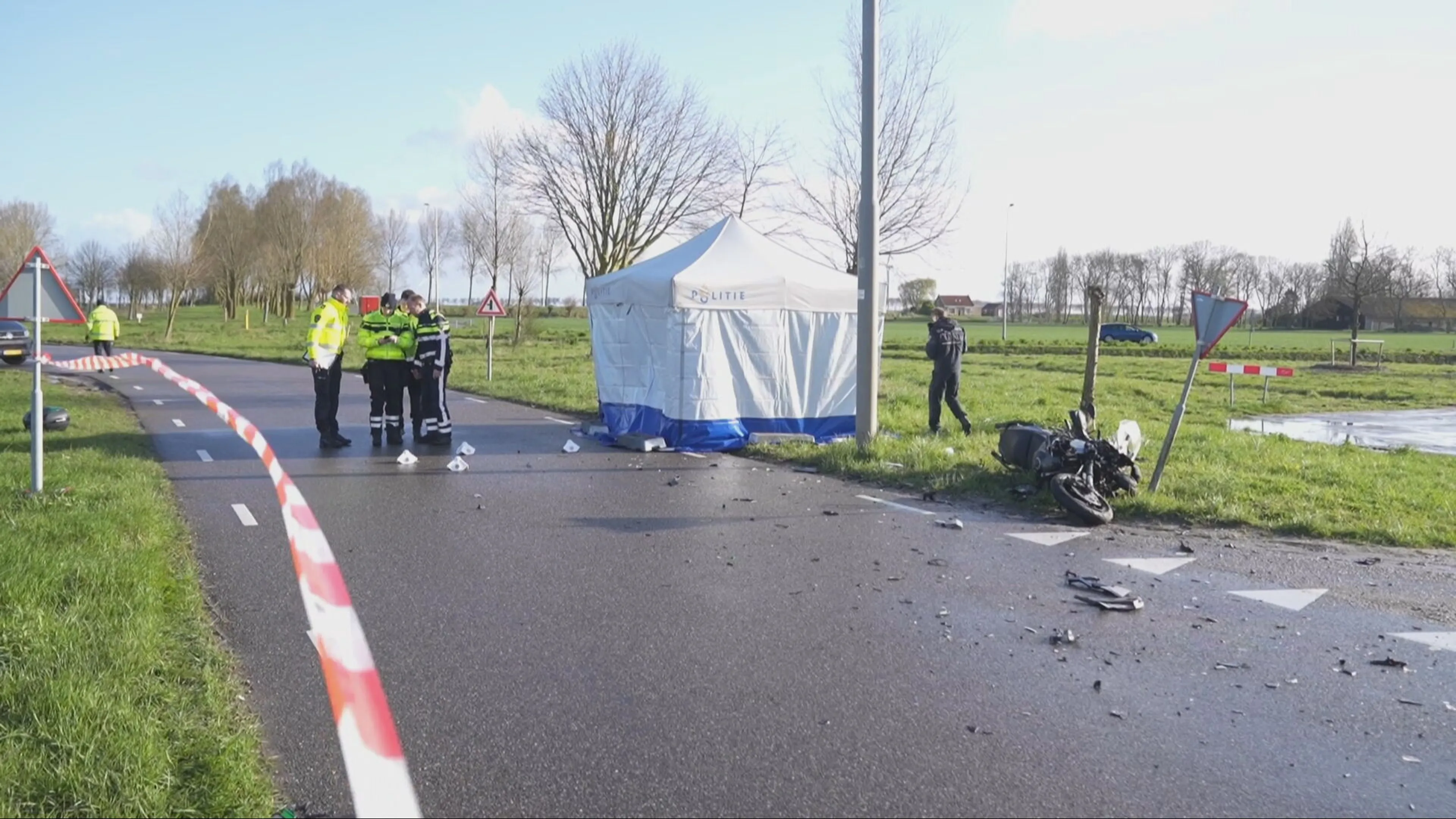 Motorrijder overlijdt bij botsing met auto in Melissant