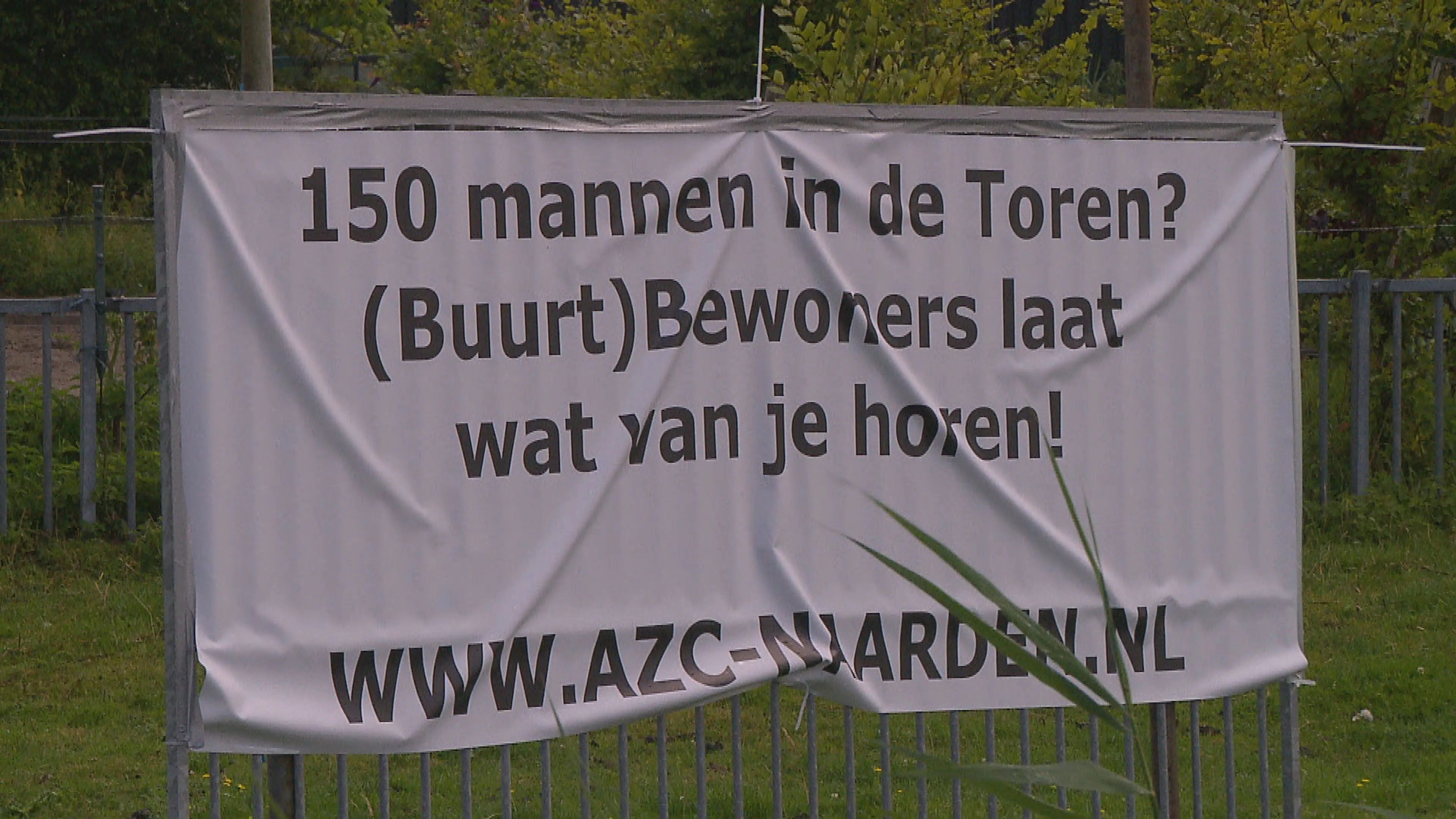 Gemeenten openen razendsnel azc's, soms zonder overleg: 'Ze willen het stilhouden'
