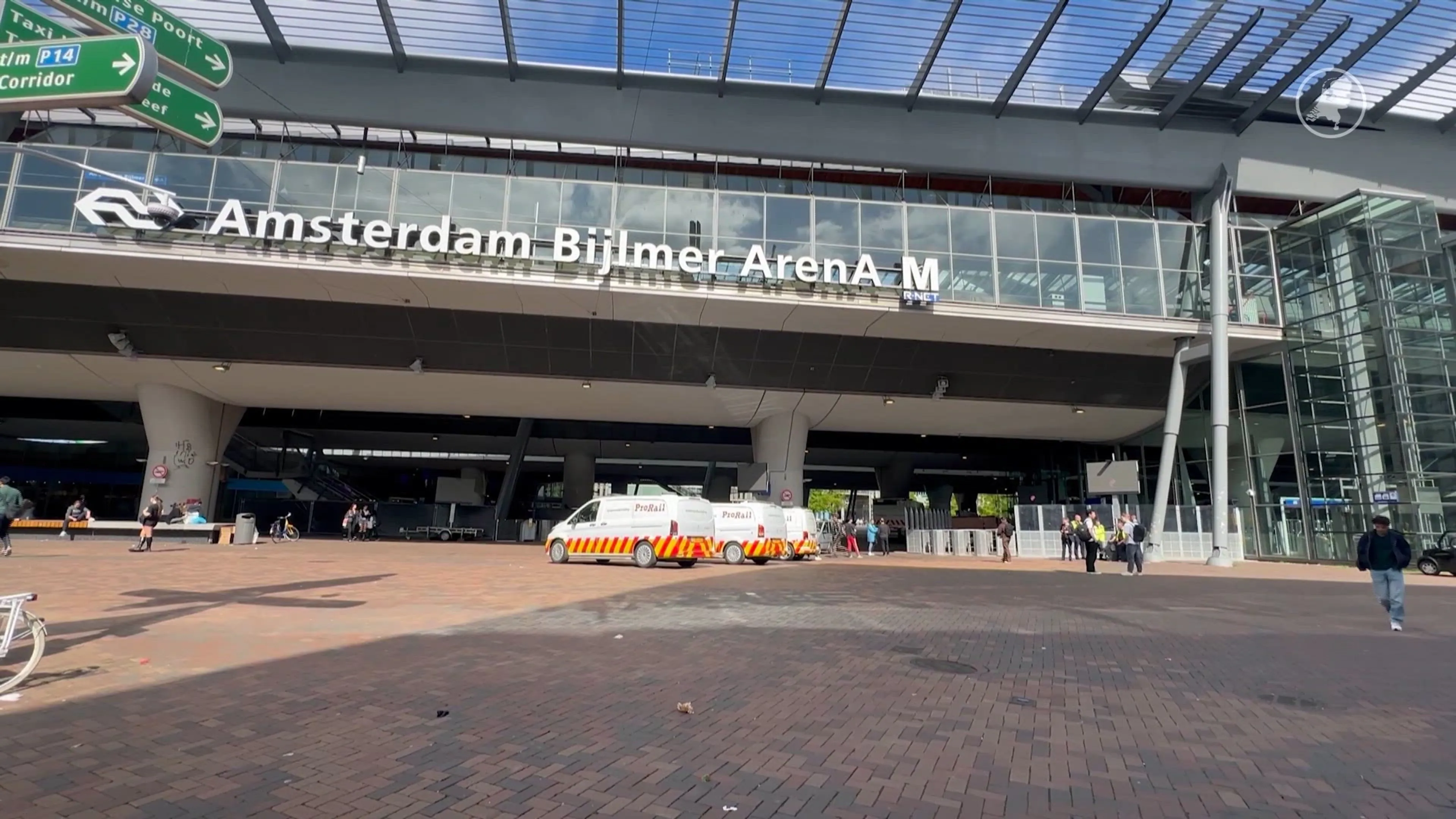 Vreselijk ongeluk in Amsterdam: man in rolstoel komt op spoor terecht en wordt overreden