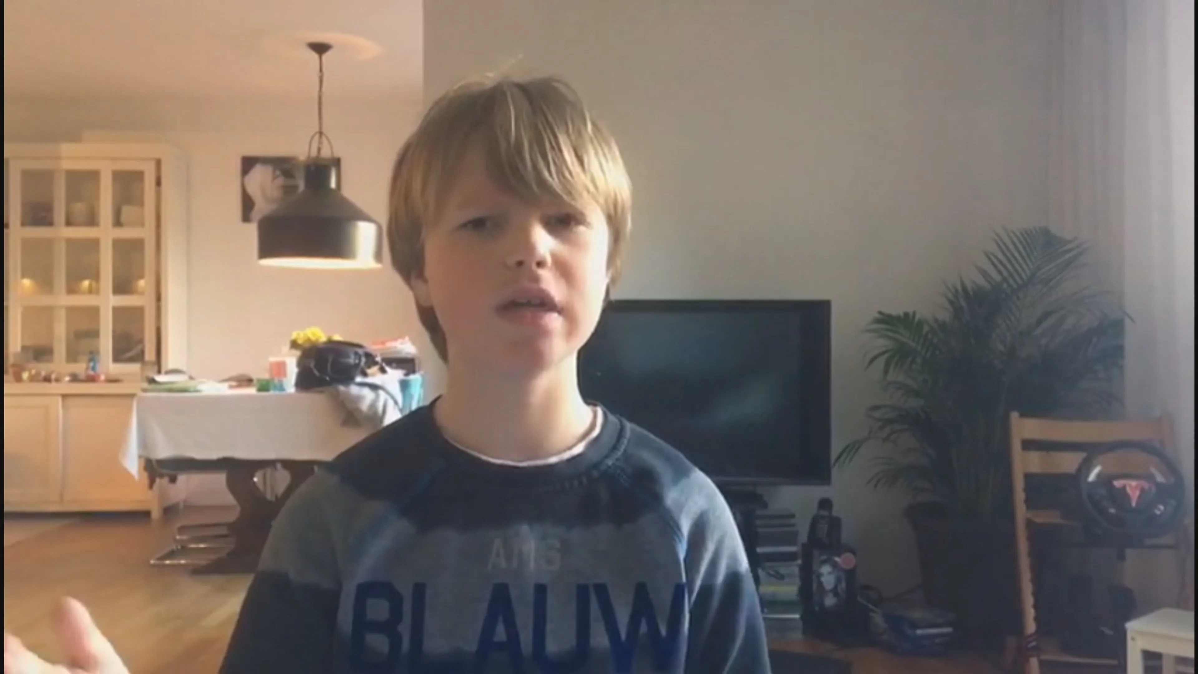 Bram (8) uit Duiven schrijft rake coronarap: 'Zou de aarde boos zijn op ons gedrag?'