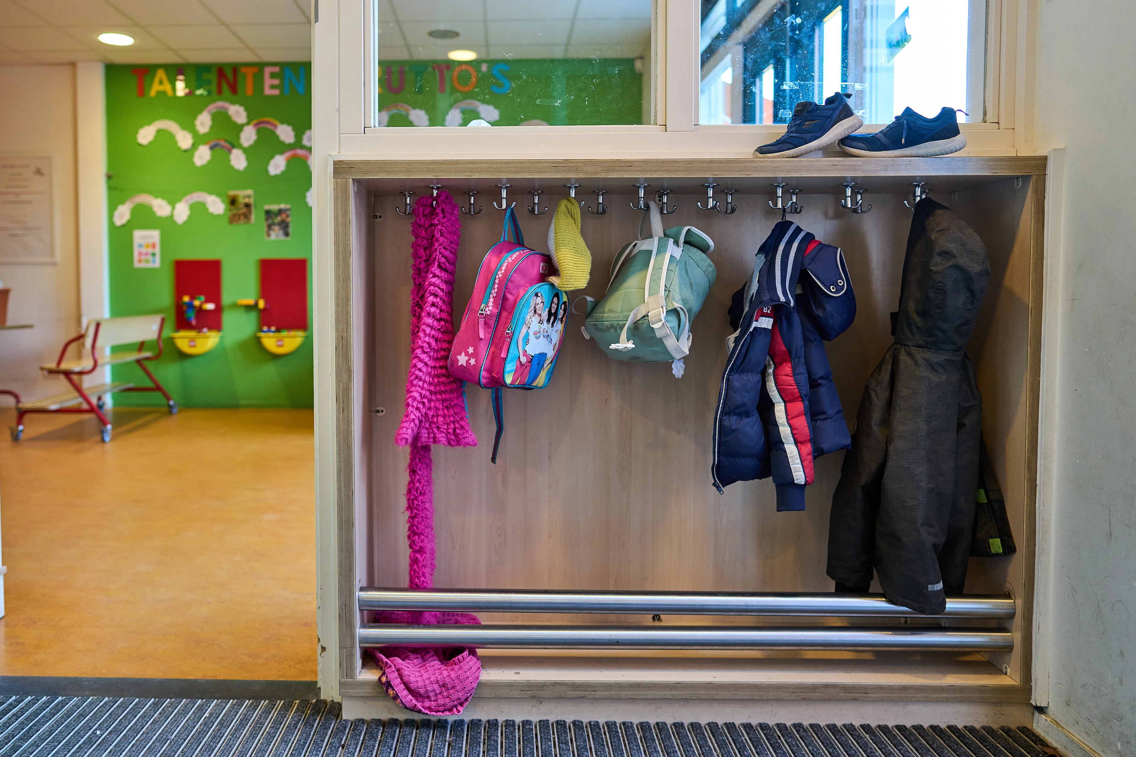 Huilende kinderen negeren en een ijskoude vloer: Amsterdamse crèche gesloten na wantoestanden