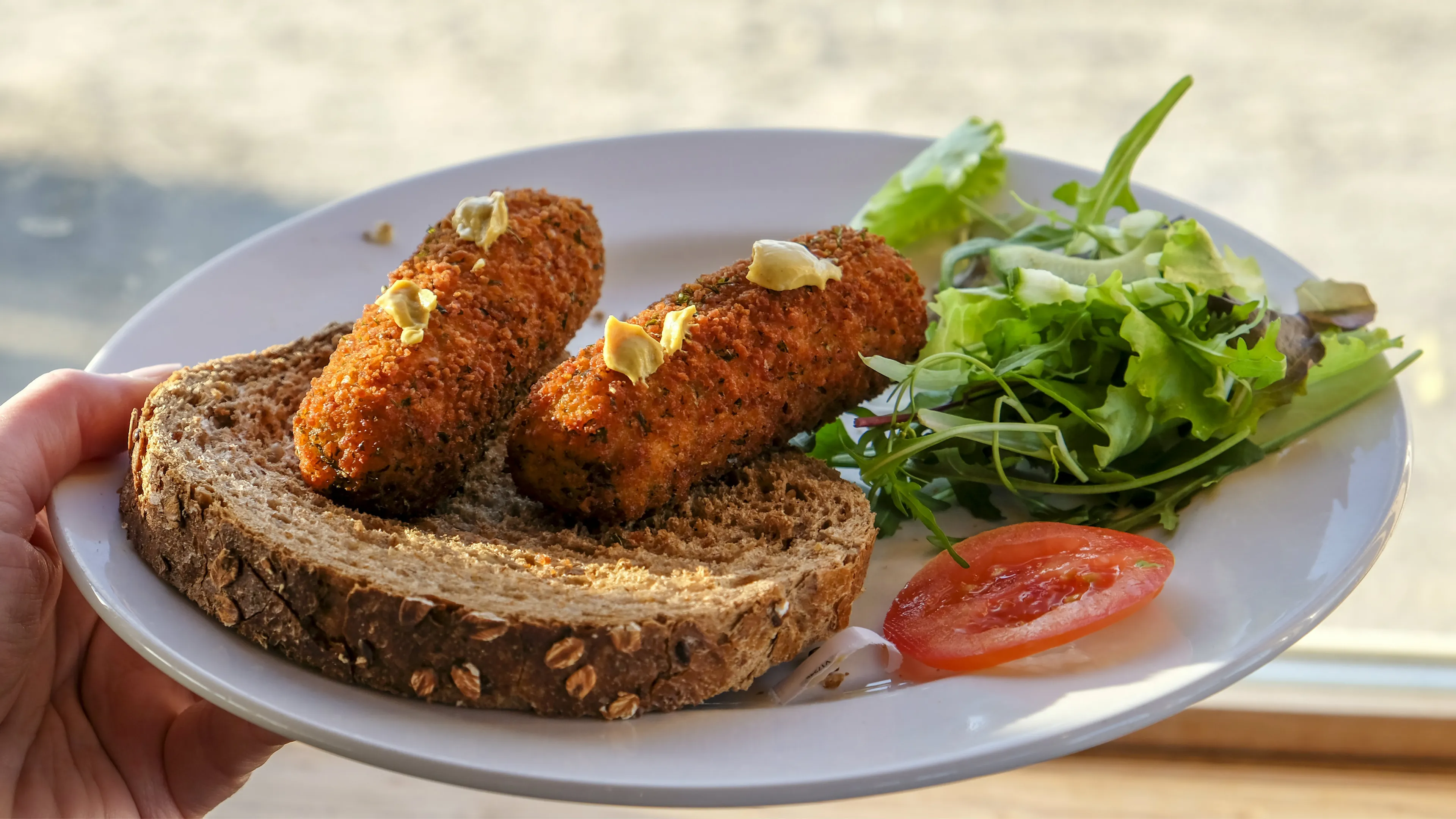Het is Nationale Krokettendag! Maar waar komt de krokante vleessnack vandaan?