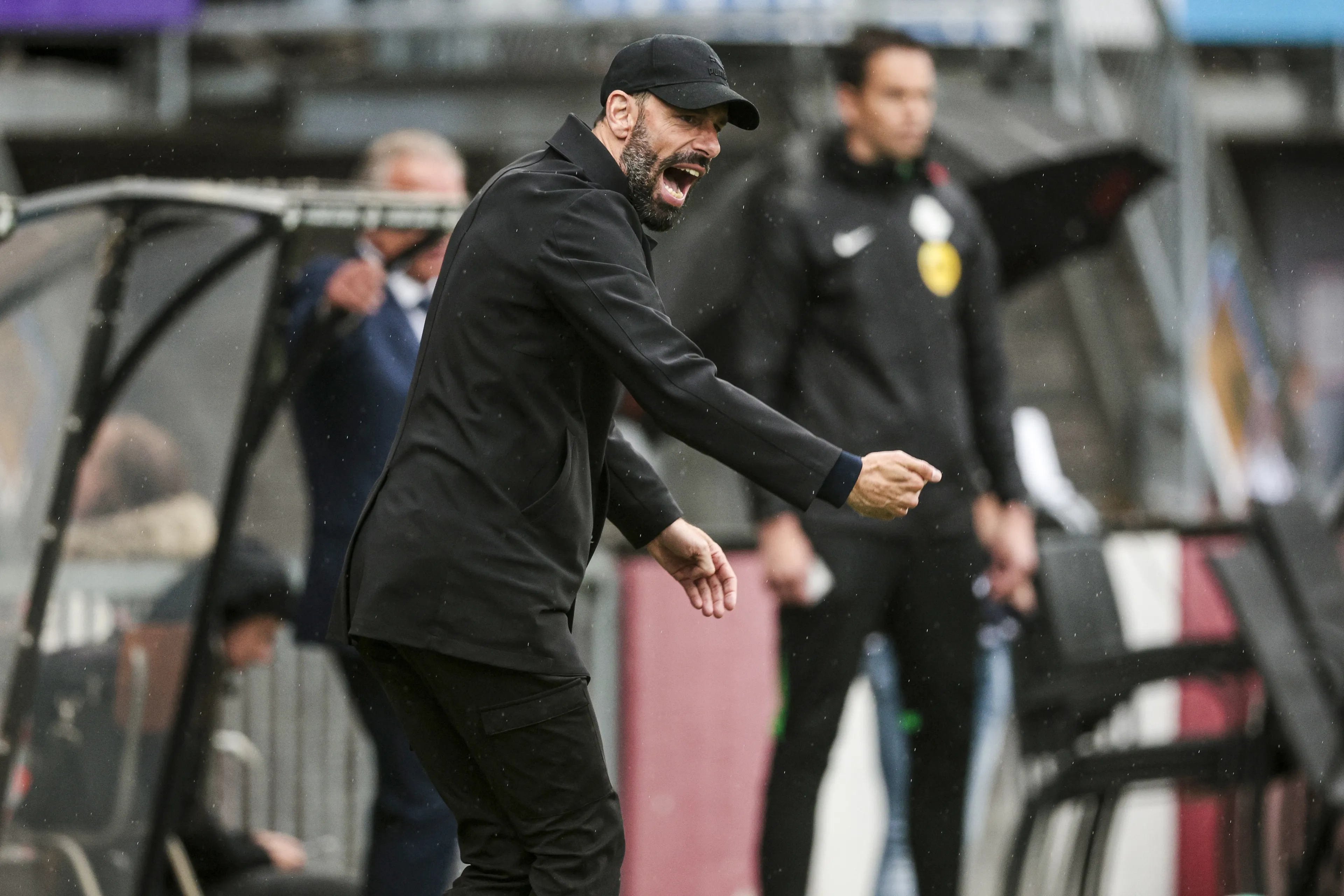 Trainer Ruud van Nistelrooij vertrekt per direct bij PSV