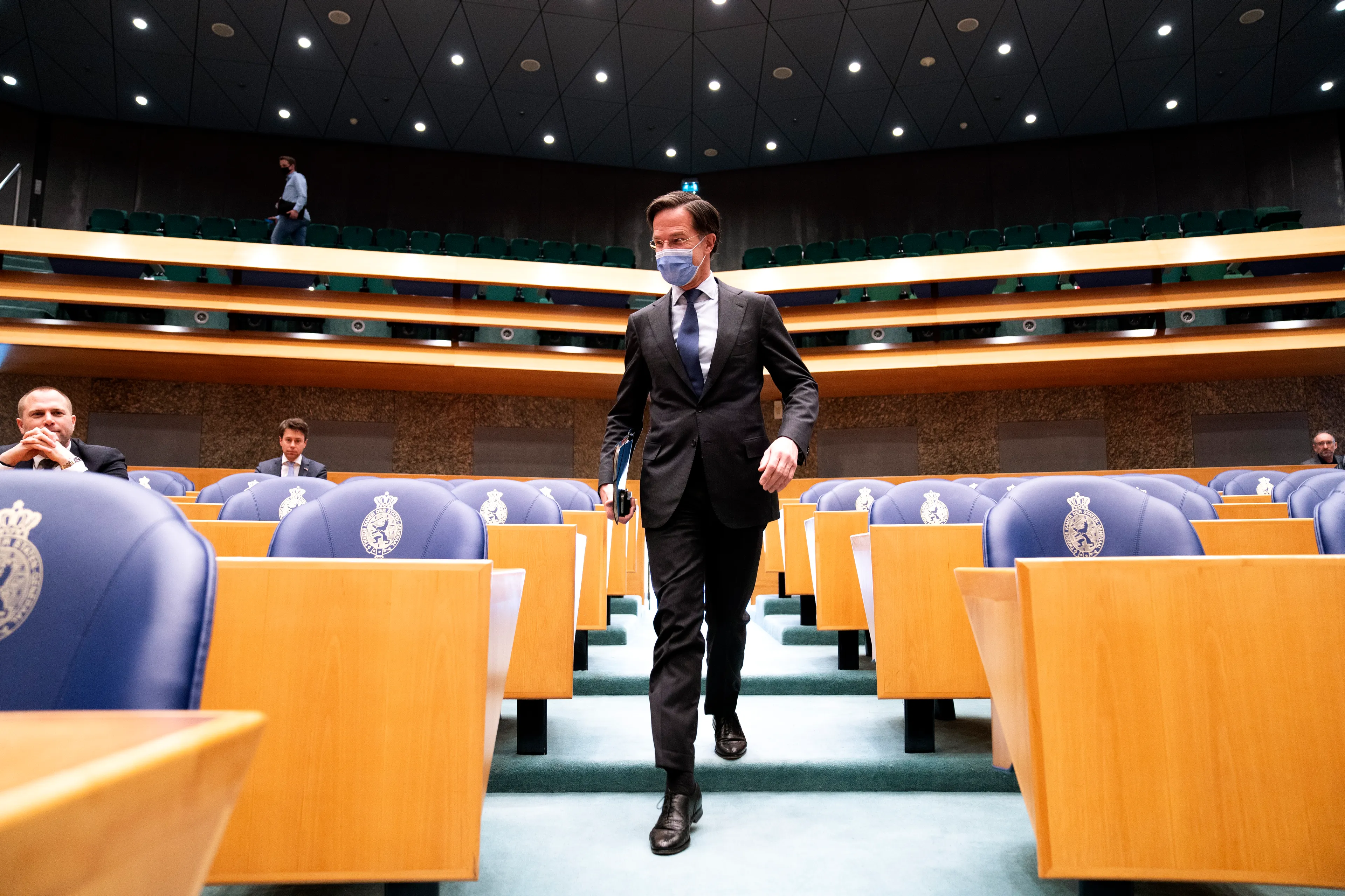 Rutte zwaar gehavend nieuwe verkenningsronde in na nachtelijk debat