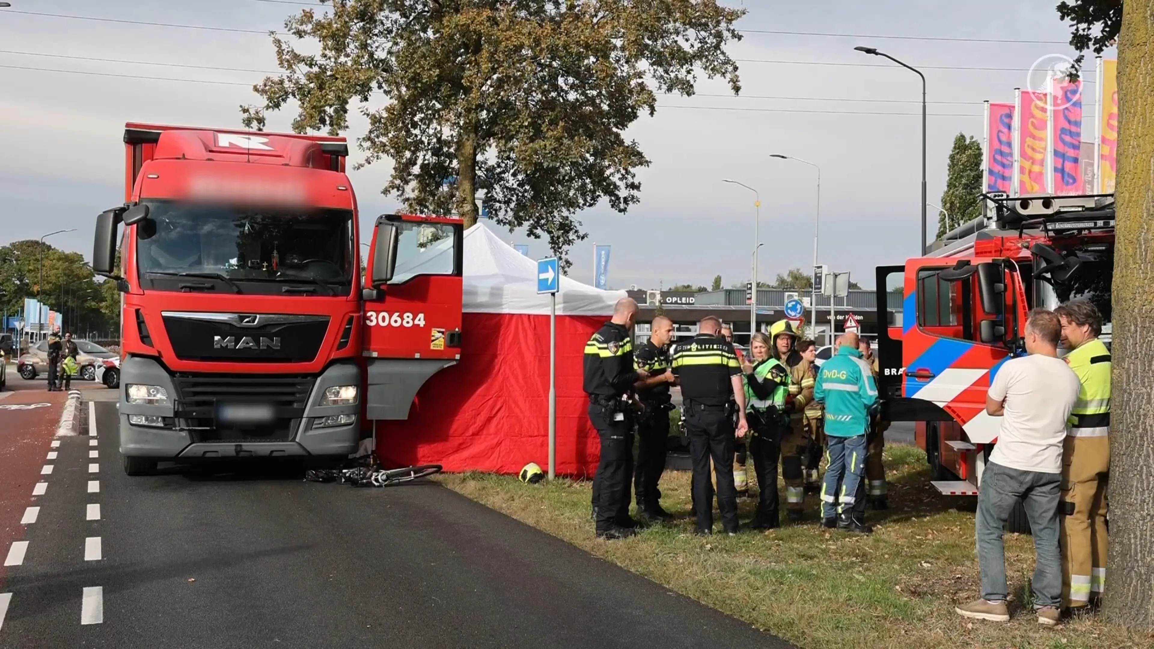 Fietser overleden na ongeval met vrachtwagen in Uden