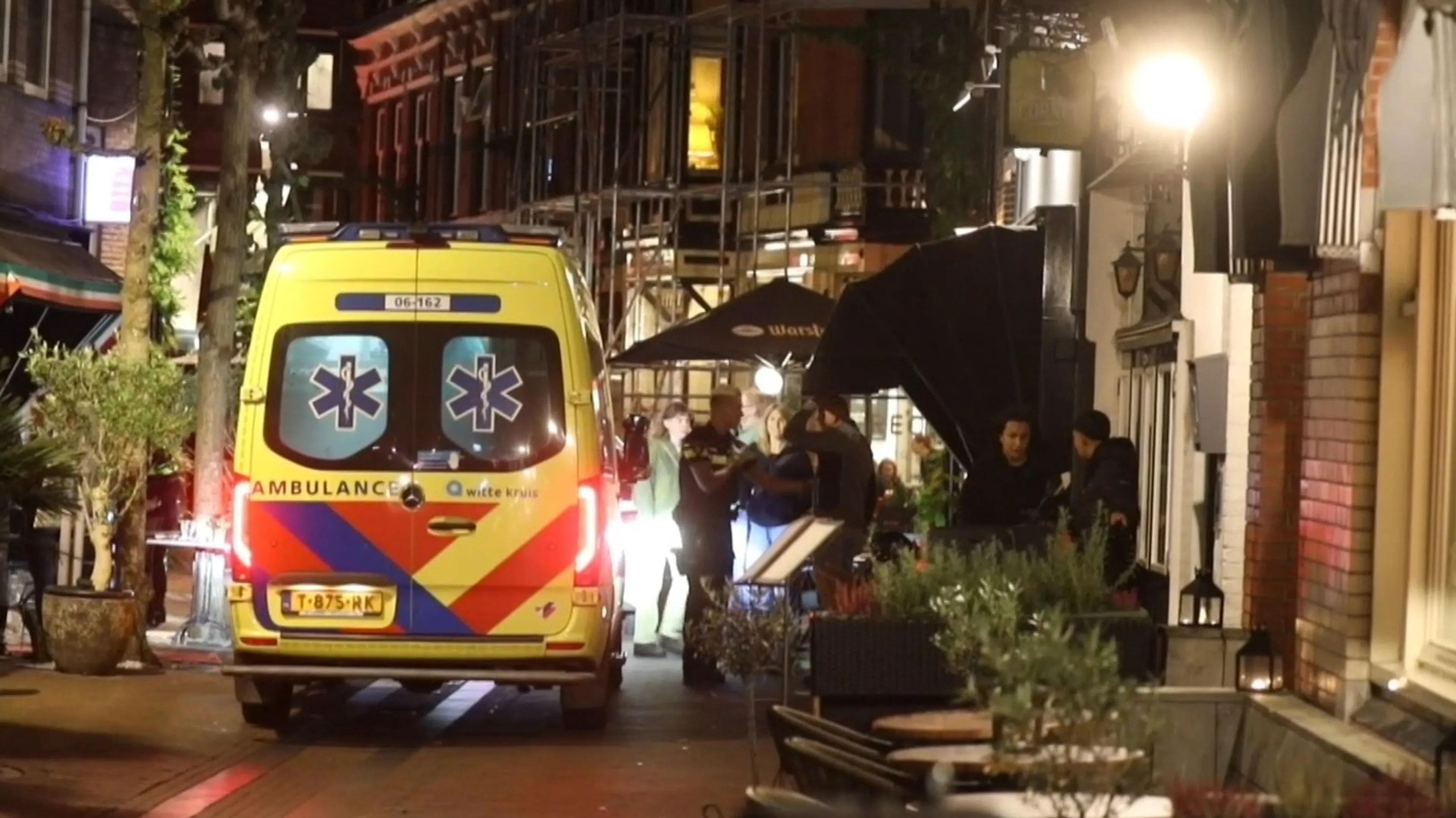 Ruzie bij Apeldoorns restaurant loopt uit de hand, vrouw steekt andere vrouw neer