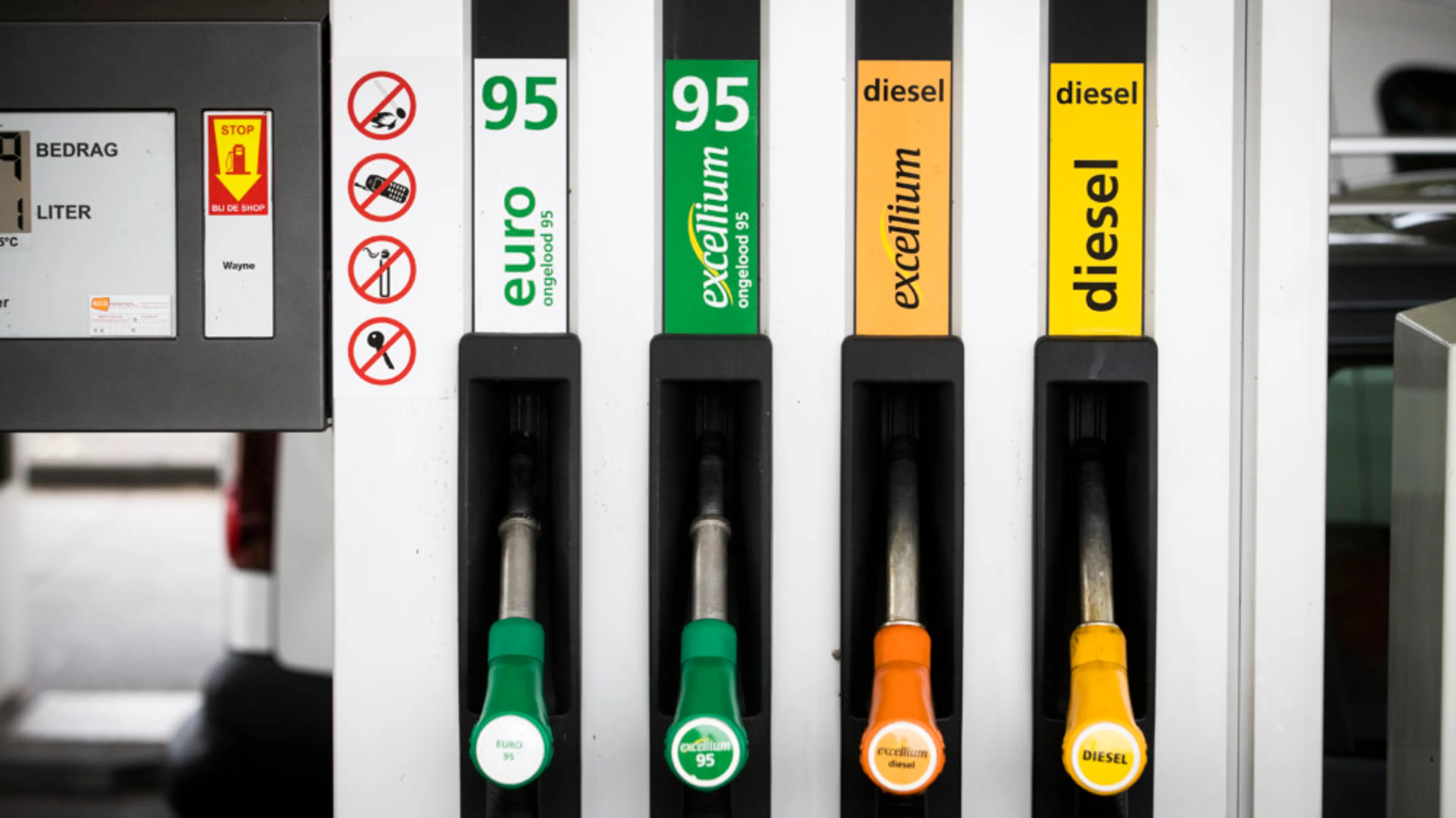 Benzine mogelijk goedkoper vanwege lagere olieprijzen