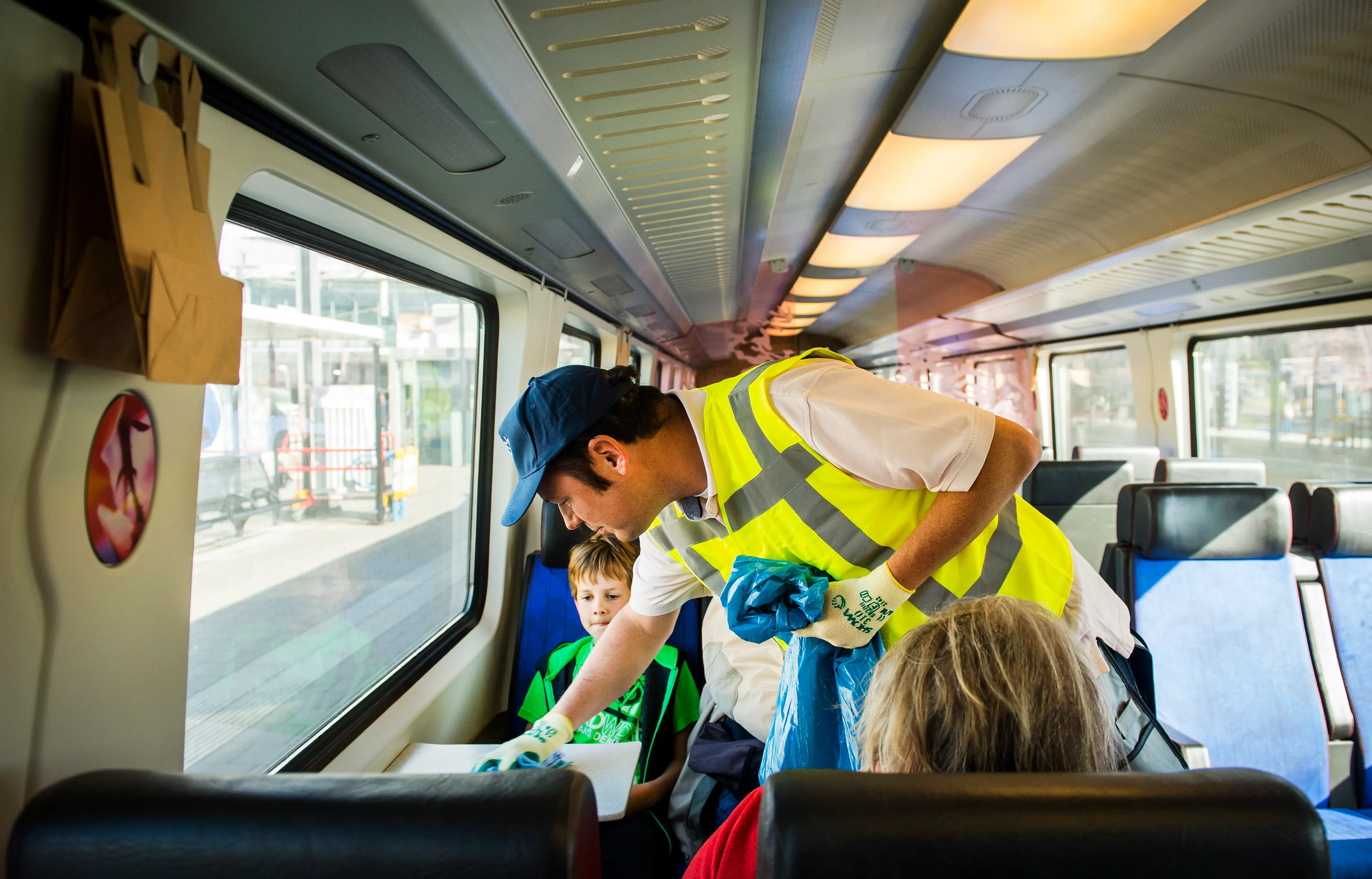 Jongeren die zich misdragen op stations krijgen taakstaf bij NS