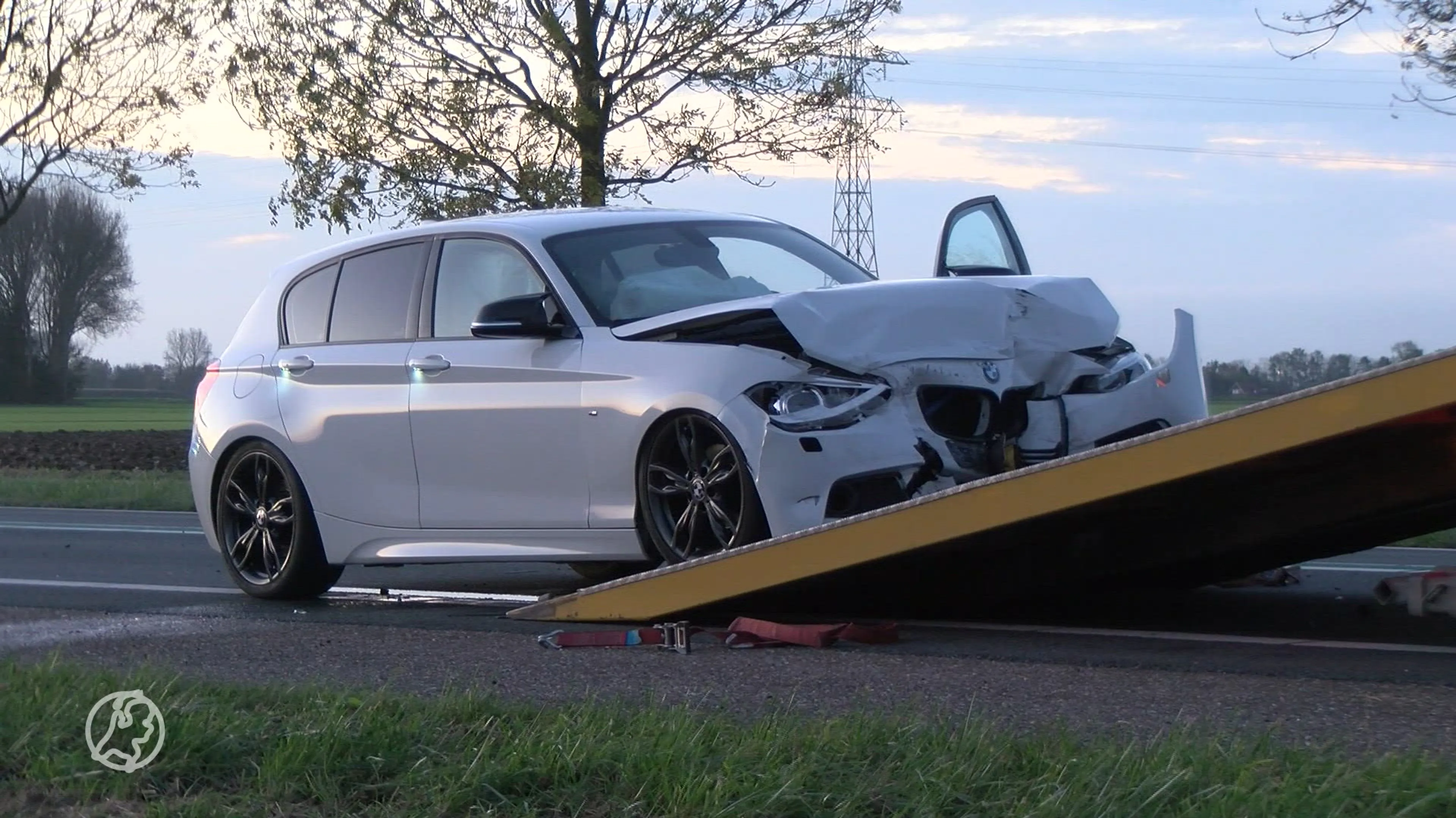 Ongeluk in Axel, automobiliste sleurt vrouw meters mee tijdens controle