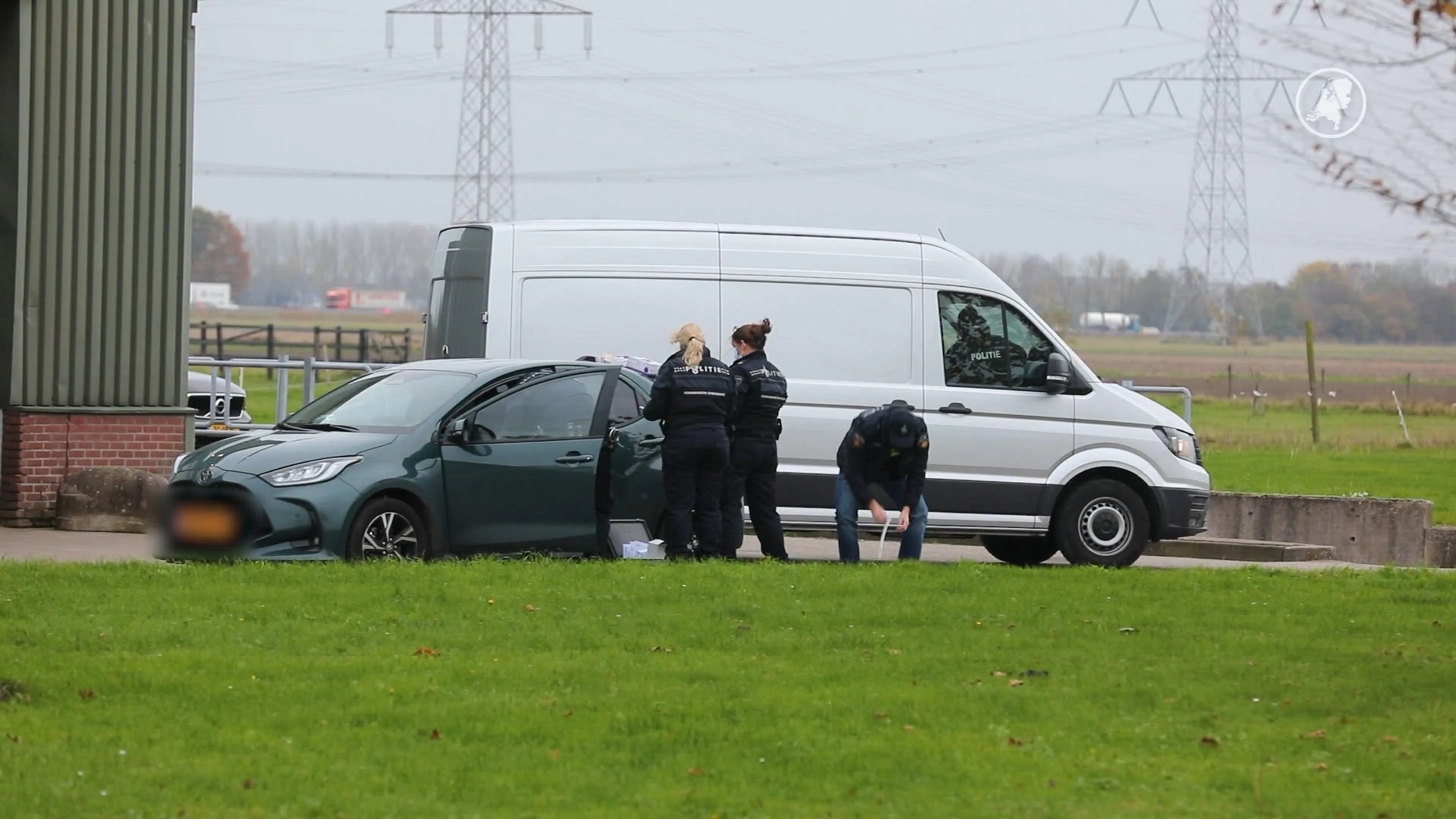 Politie vindt 3.300 kilo cocaïne in loods Standdaarbuiten