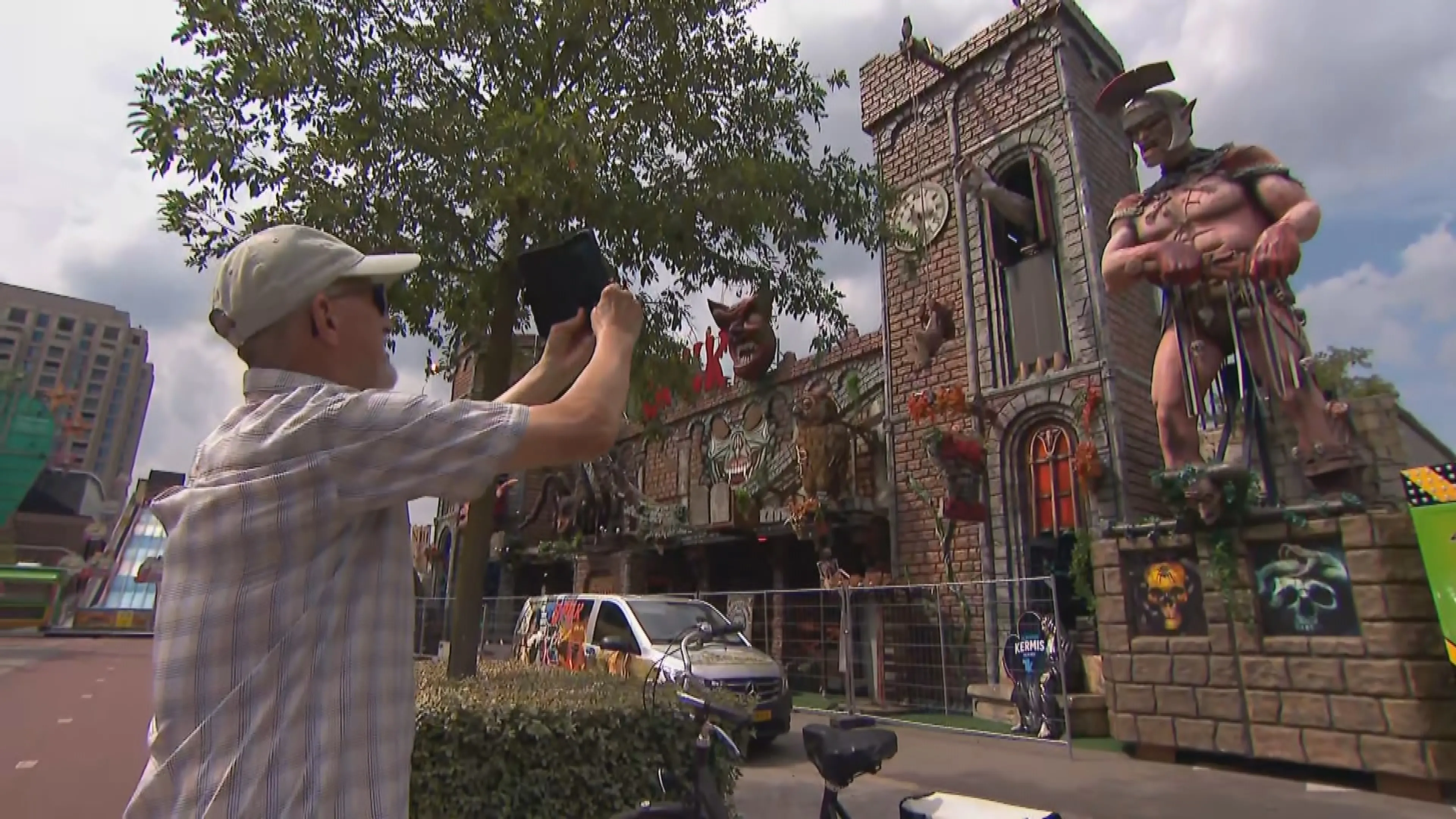 Alvast gluren? Opbouw Tilburgse Kermis trekt volop bekijks