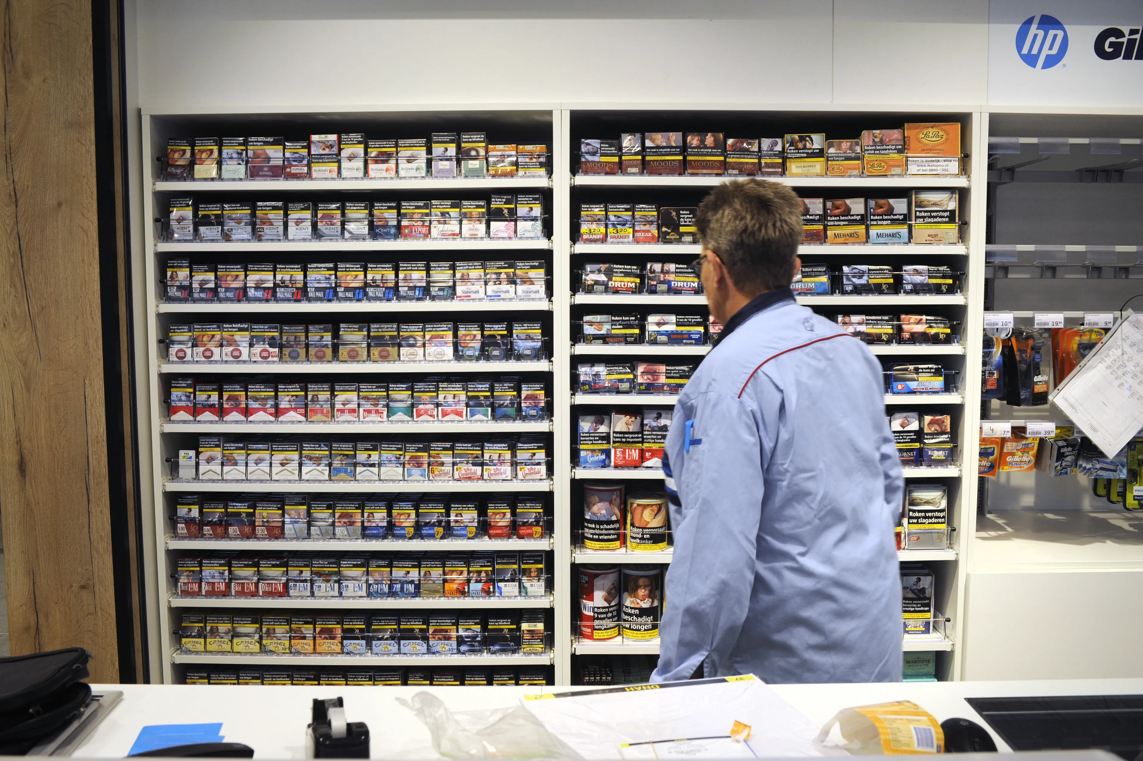 Tabak al eerder uit de schappen van Albert Heijn, ook geen messen meer te koop