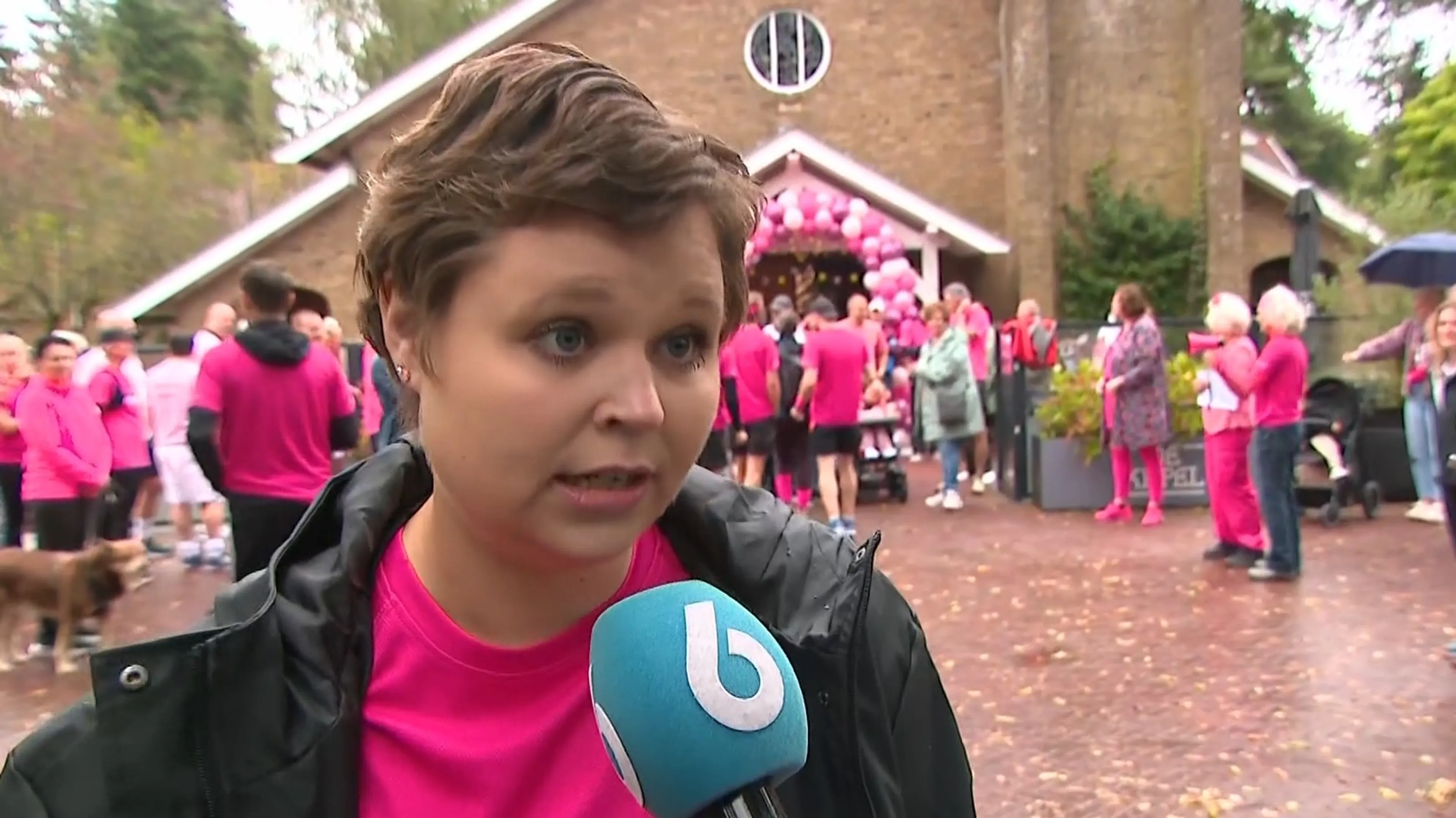 Vera doet mee aan sponsorloop voor onderzoek borstkanker: 'Ken je borsten'