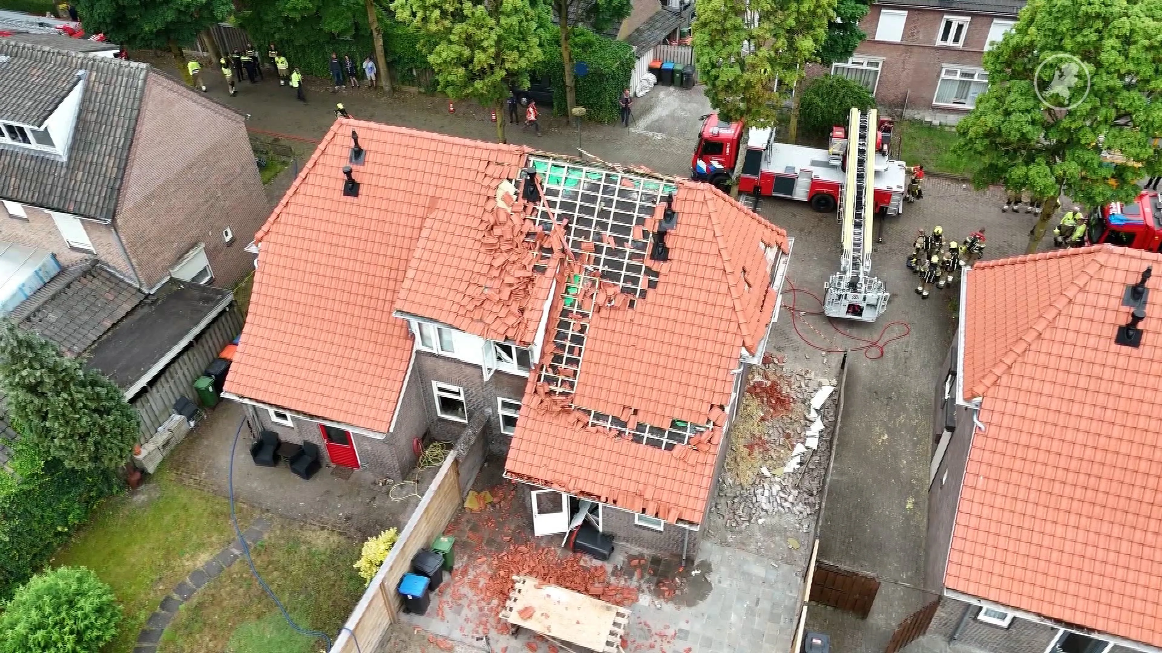 'Twee monteurs gewond door gasexplosie in Nuland, woning zwaar beschadigd'