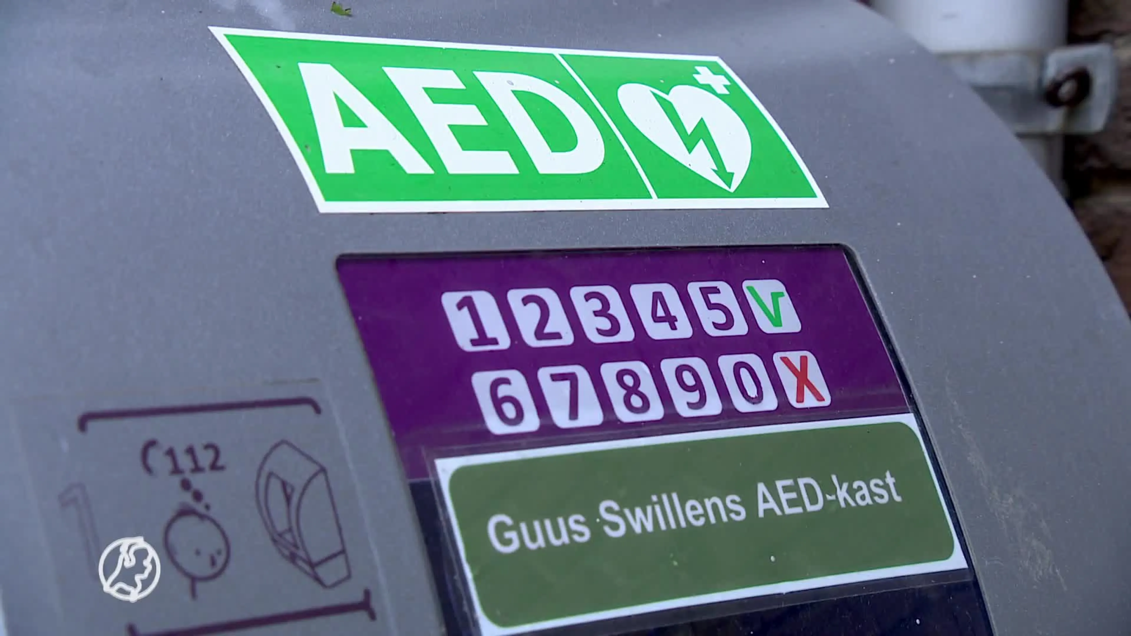 Accu van AED verdwenen, vrouw kan niet gereanimeerd worden en overlijdt