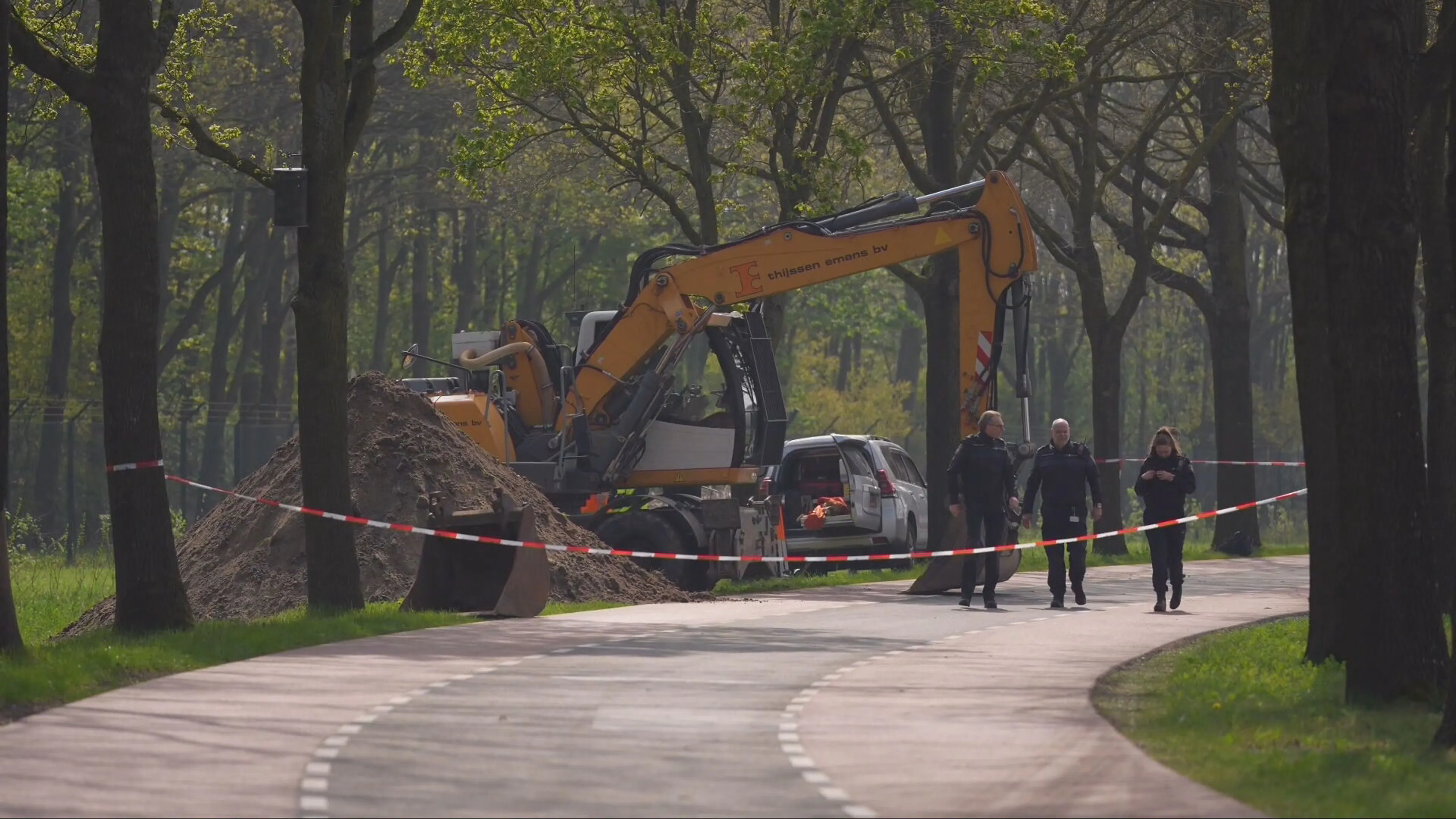 Geheimzinnig onderzoek Eindhoven Airport gaat verder, graafmachine ingezet