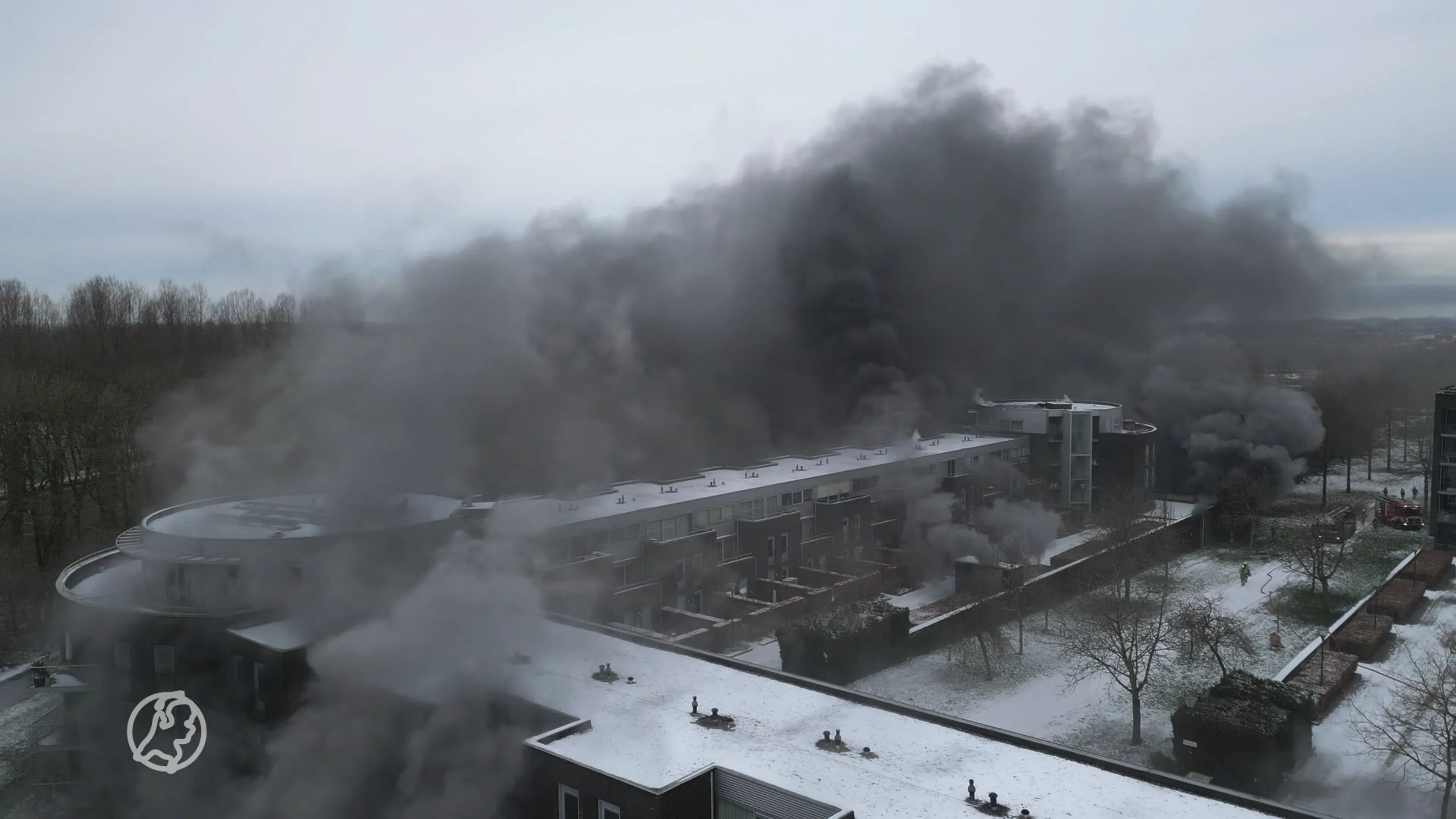 Grote brand in parkeergarage Den Bosch, automobilist gereanimeerd