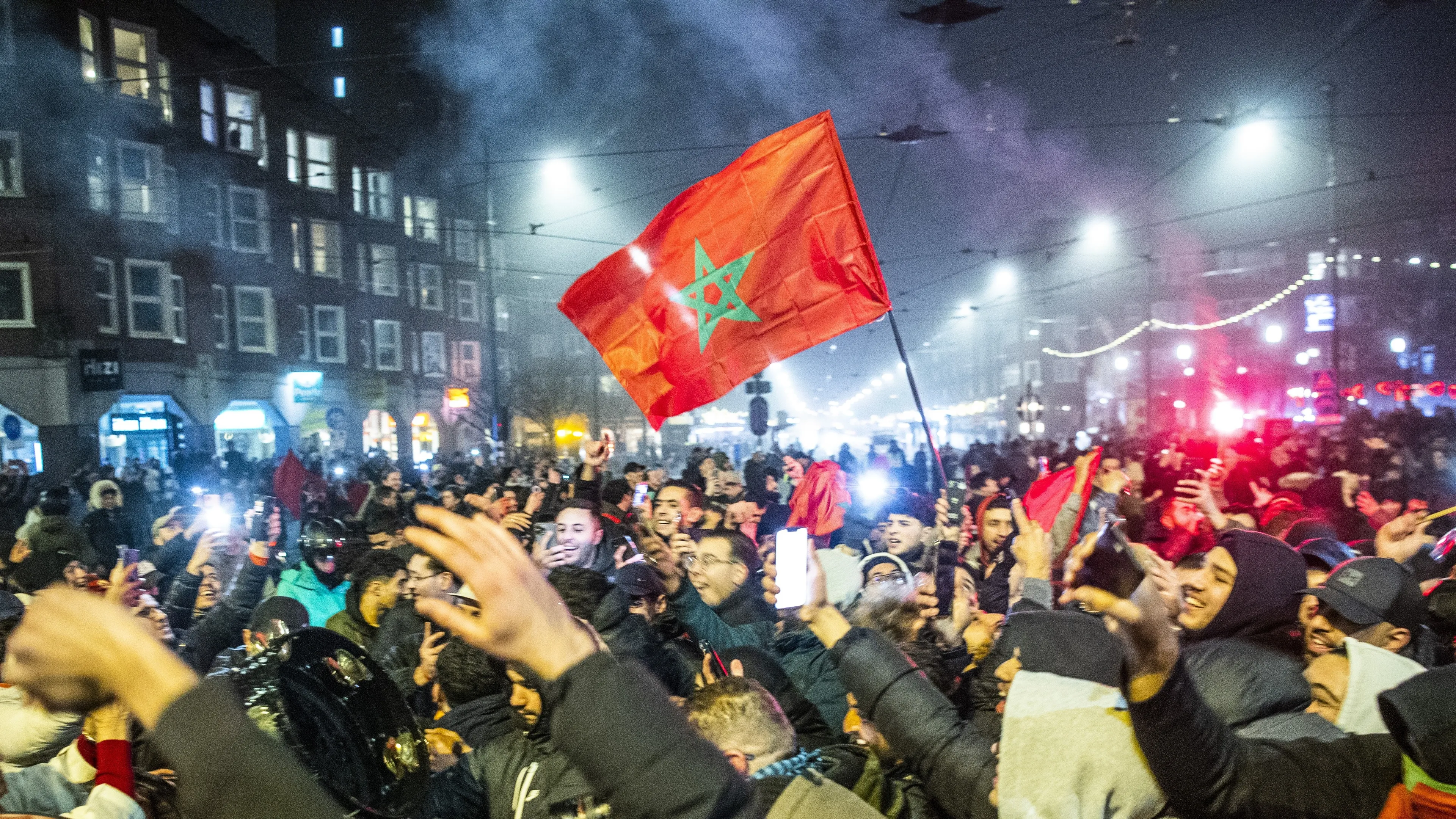 Veel vraag naar Marokkaanse vlaggen door WK-succes