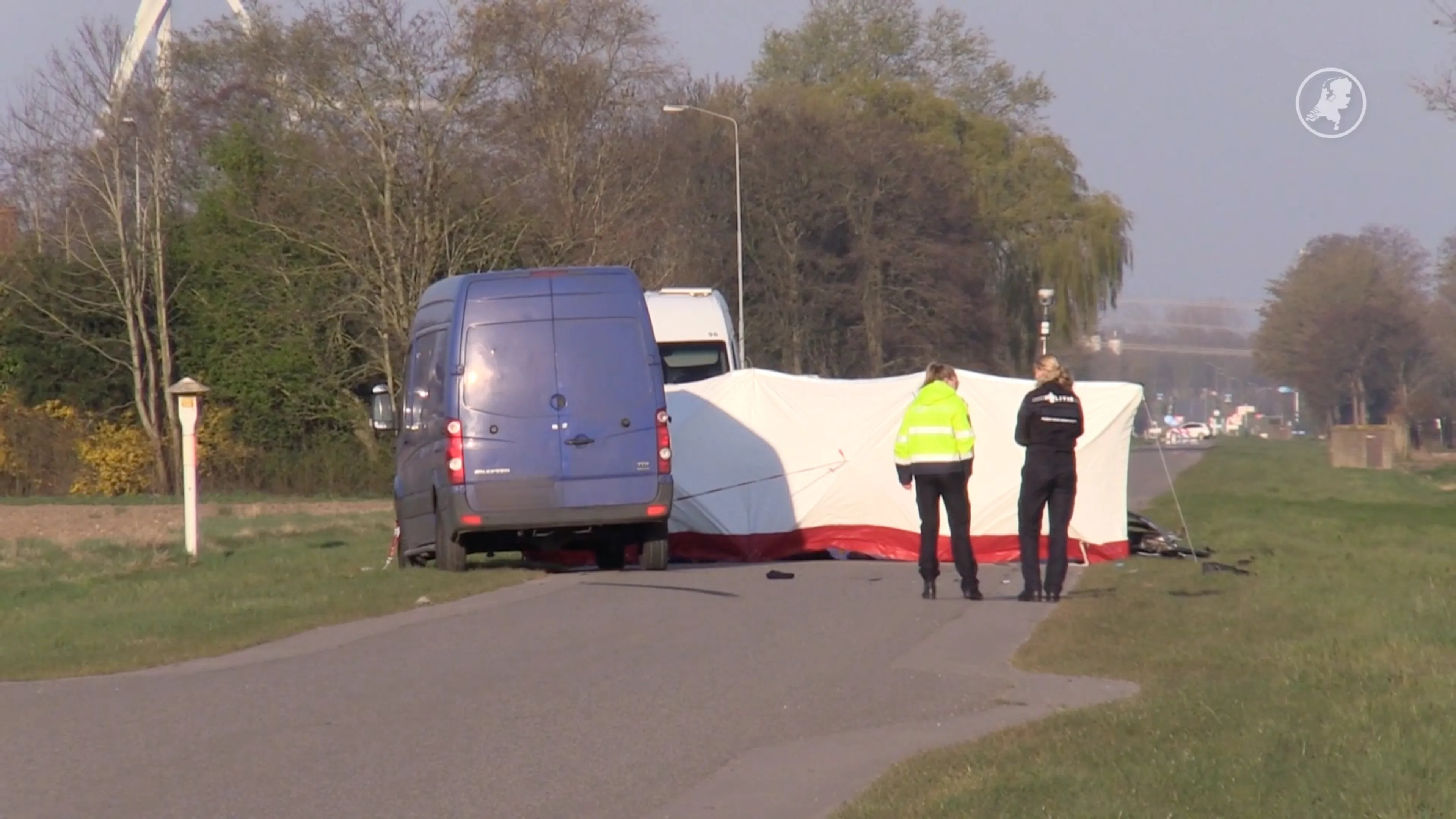 Fietser overleden bij botsing met busje in Swifterbant