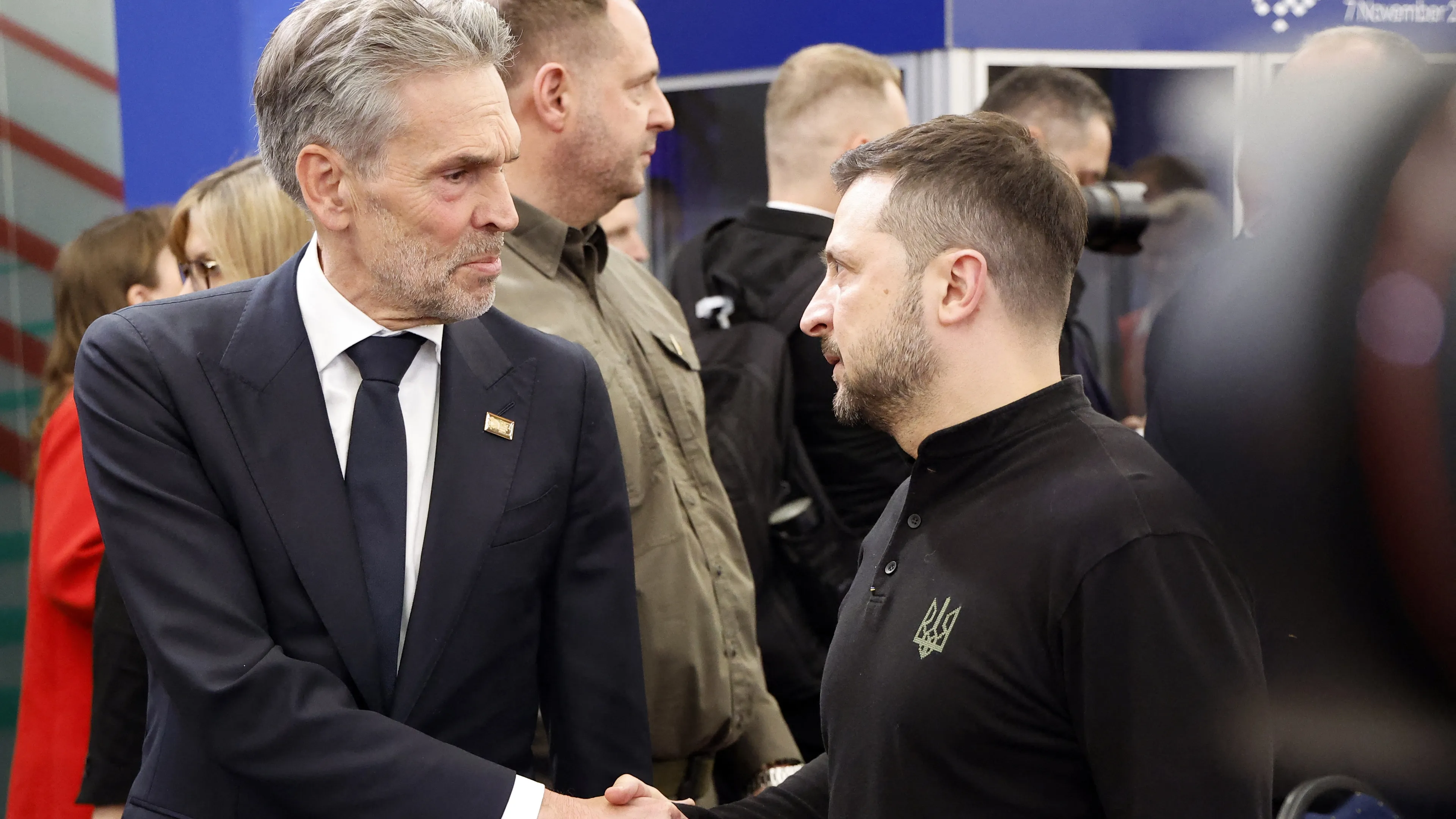 Zelensky dinsdag in Nederland: bezoek aan Schoof en koning