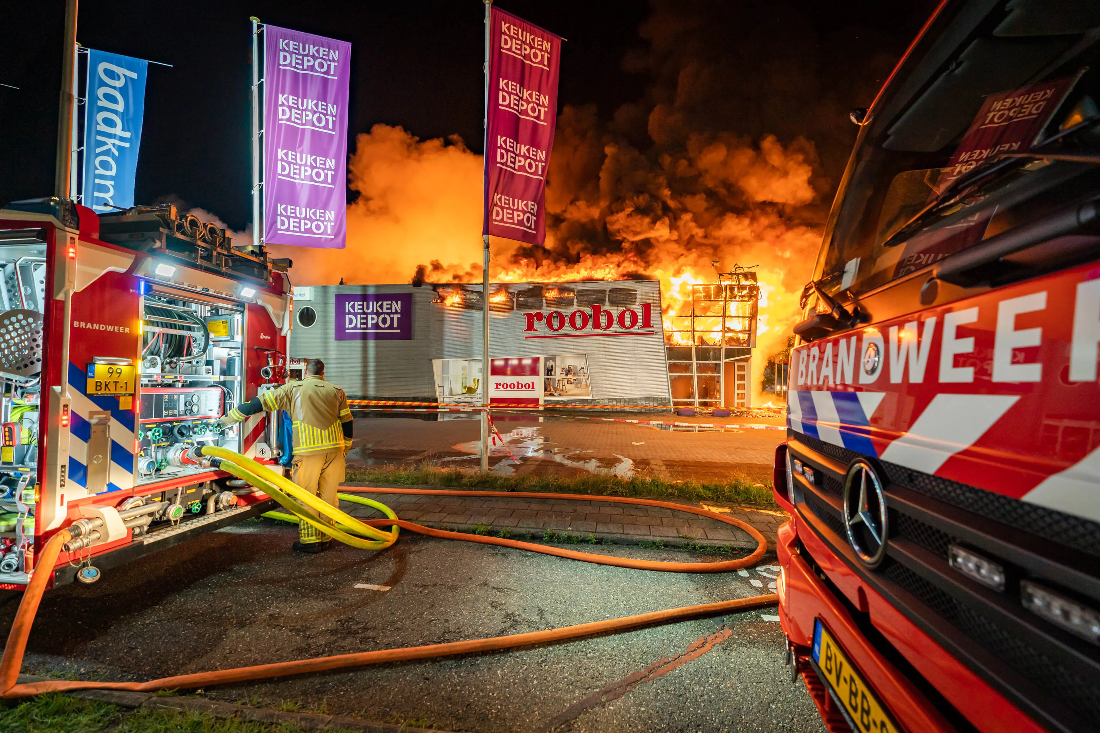 Grote brand Soesterberg onder controle, pand grotendeels verwoest