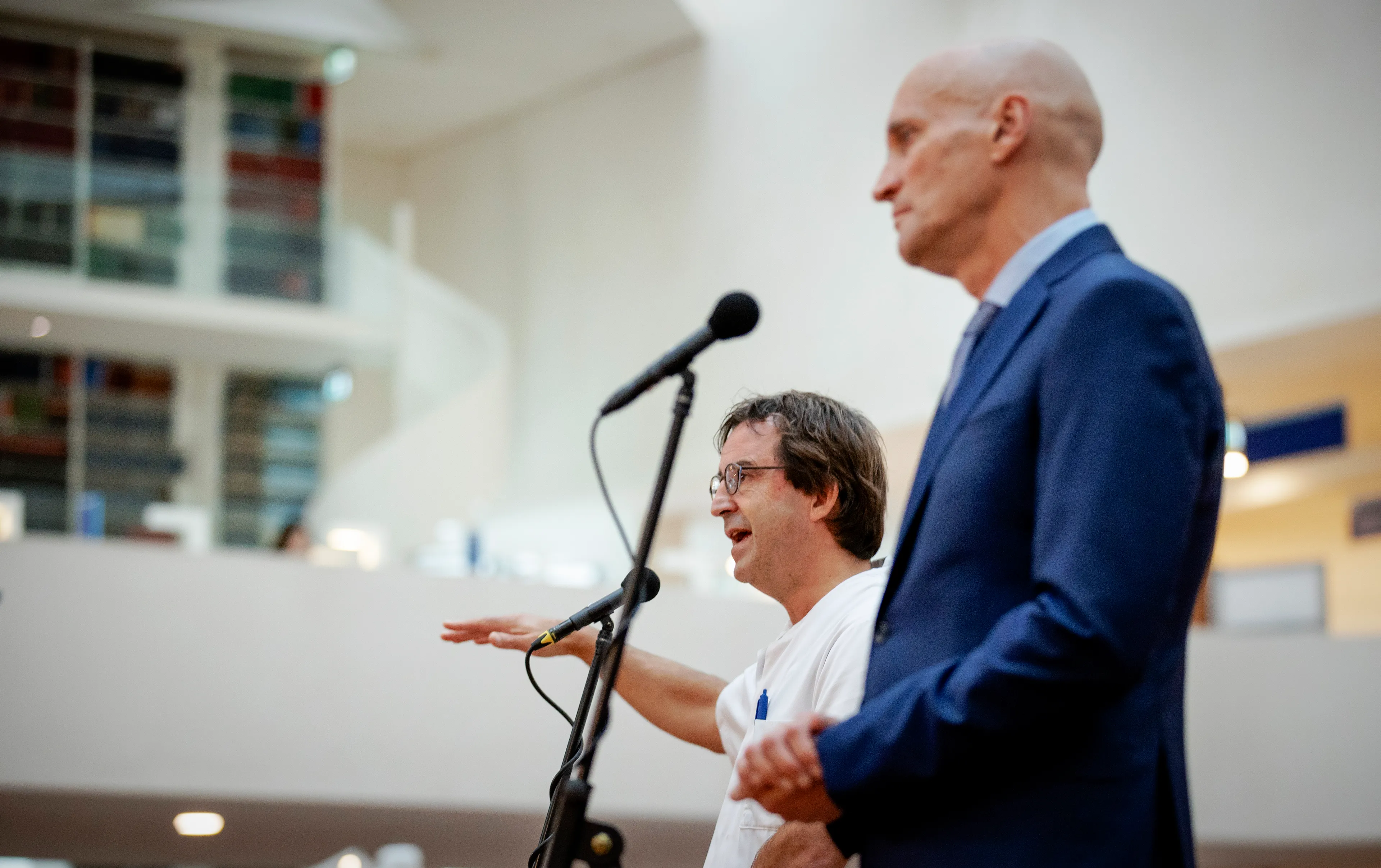 Gommers en Kuipers boos over mondkapjesdeal Sywert van Lienden