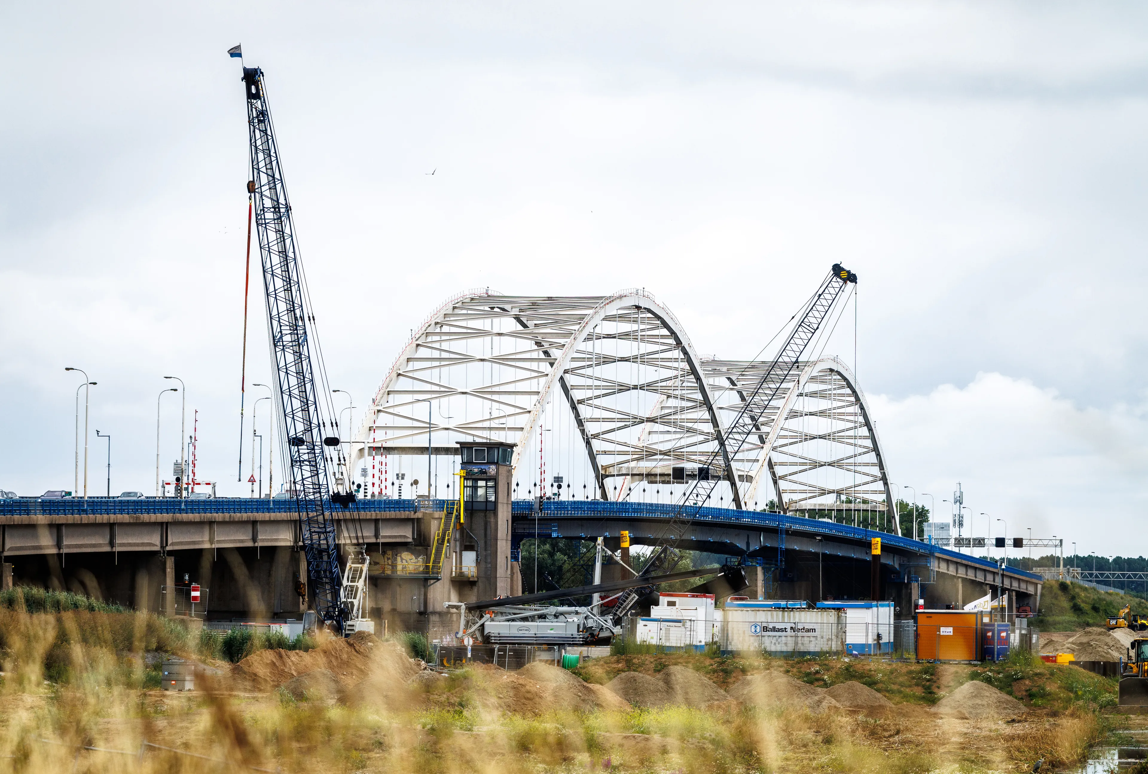 Nog onduidelijk wat er moet gebeuren met verzwakte Merwedebrug