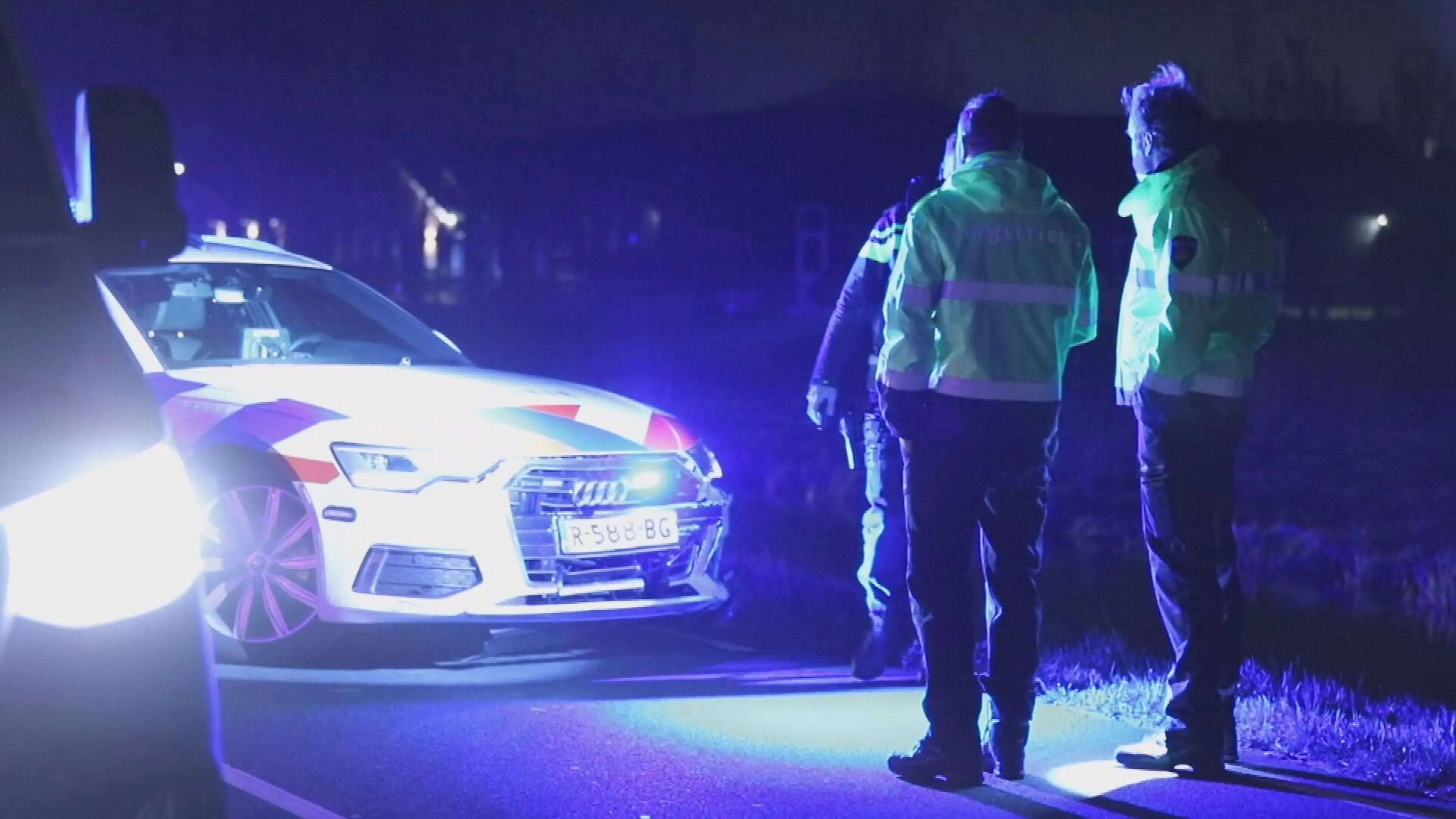 Man (26) rijdt meerdere keren in op agenten na achtervolging