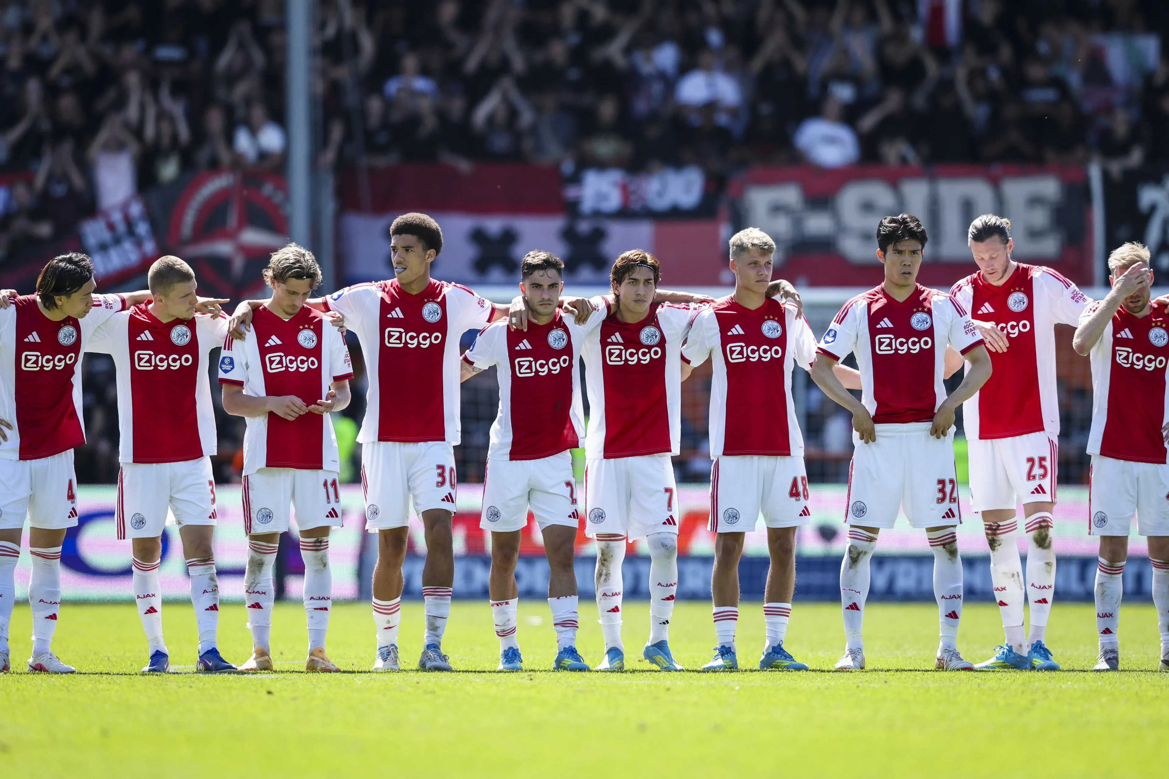 Ajax wint na strafschoppen van FC Utrecht, naar voorronde Conference League